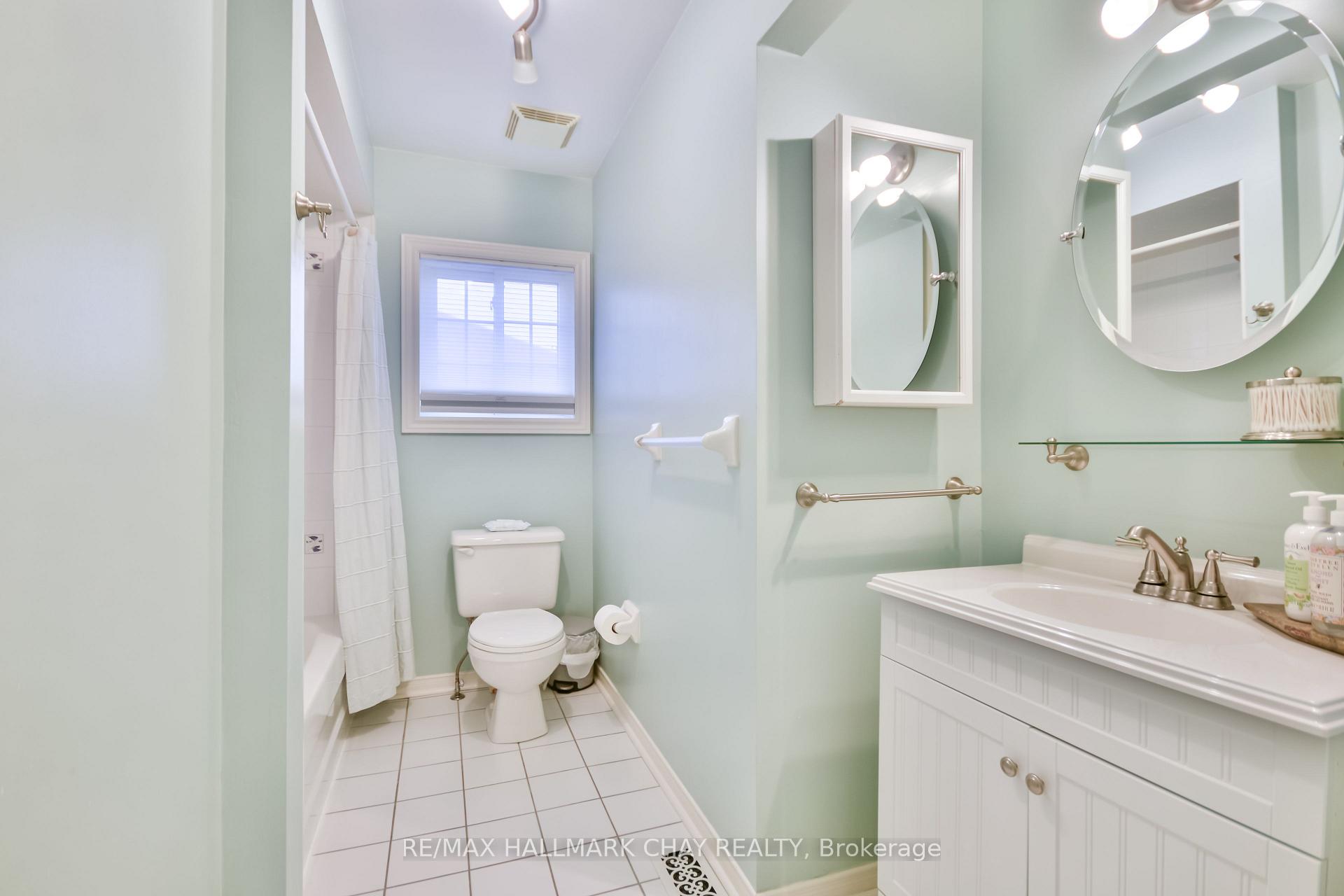 Photo 31 of 22 Emms Drive, Barrie, Holly — HOMEH