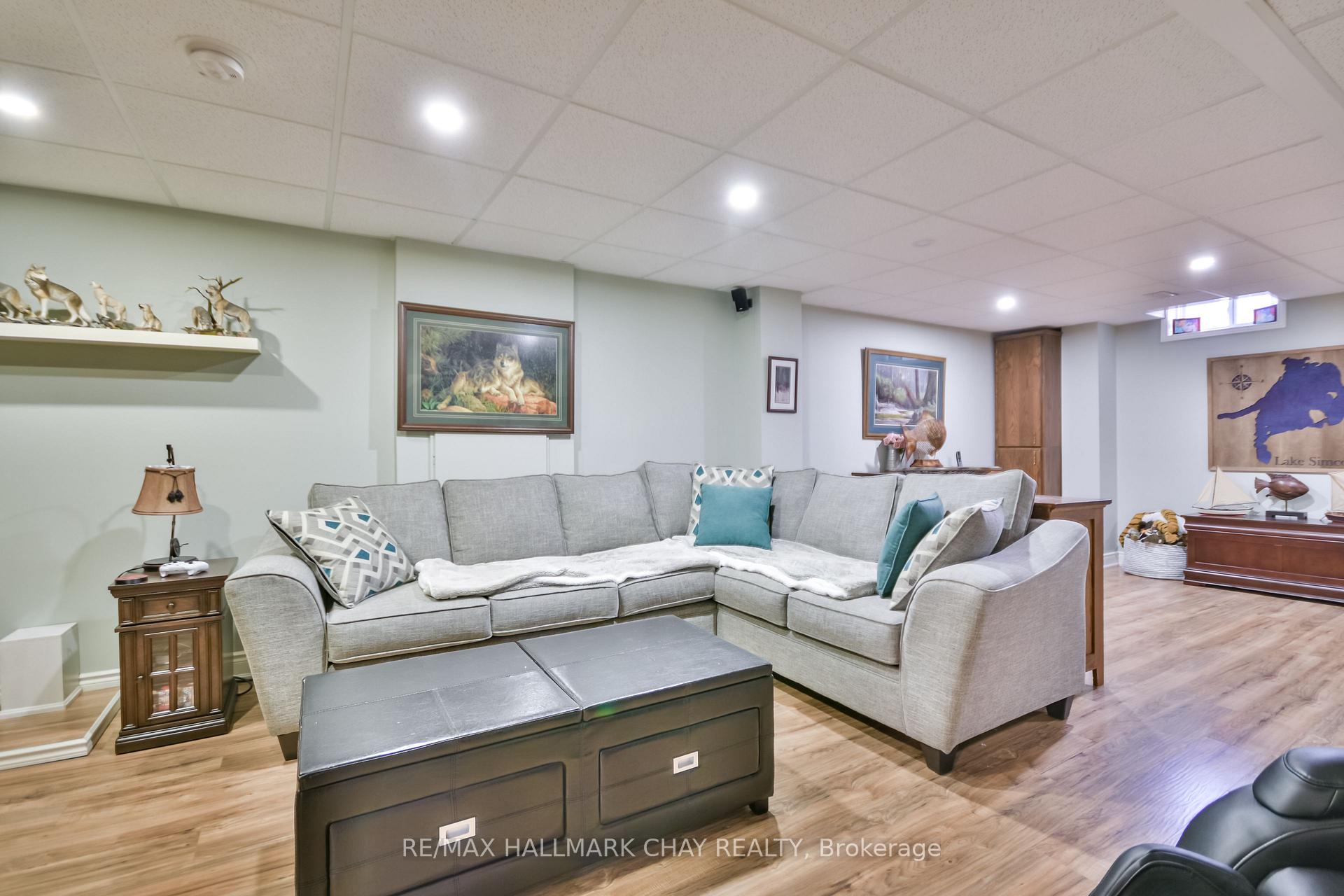 Photo 32 of 22 Emms Drive, Barrie, Holly — HOMEH