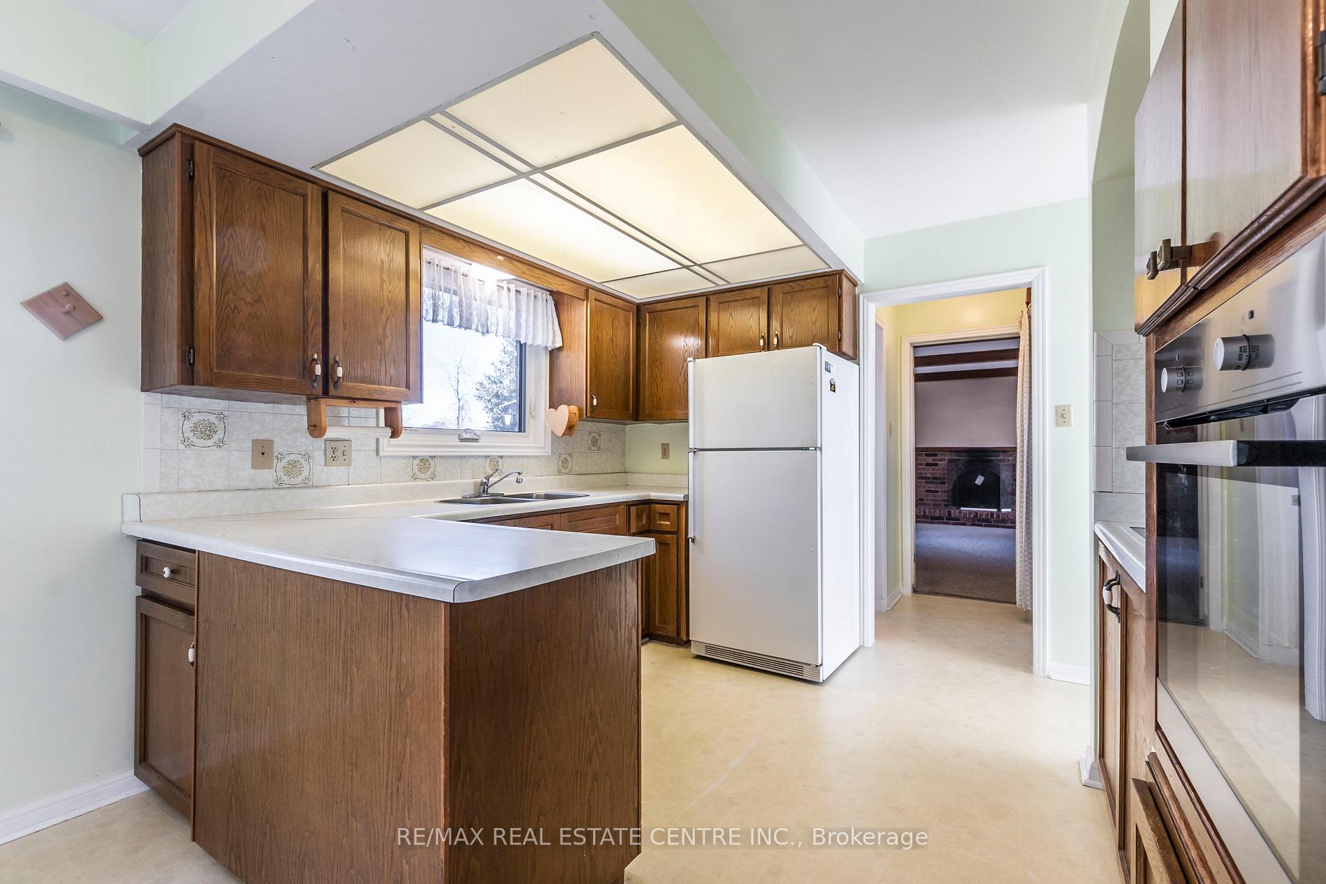 Photo 10 of 2115 No 1Side Road, Burlington, Tyandaga — HOMEH