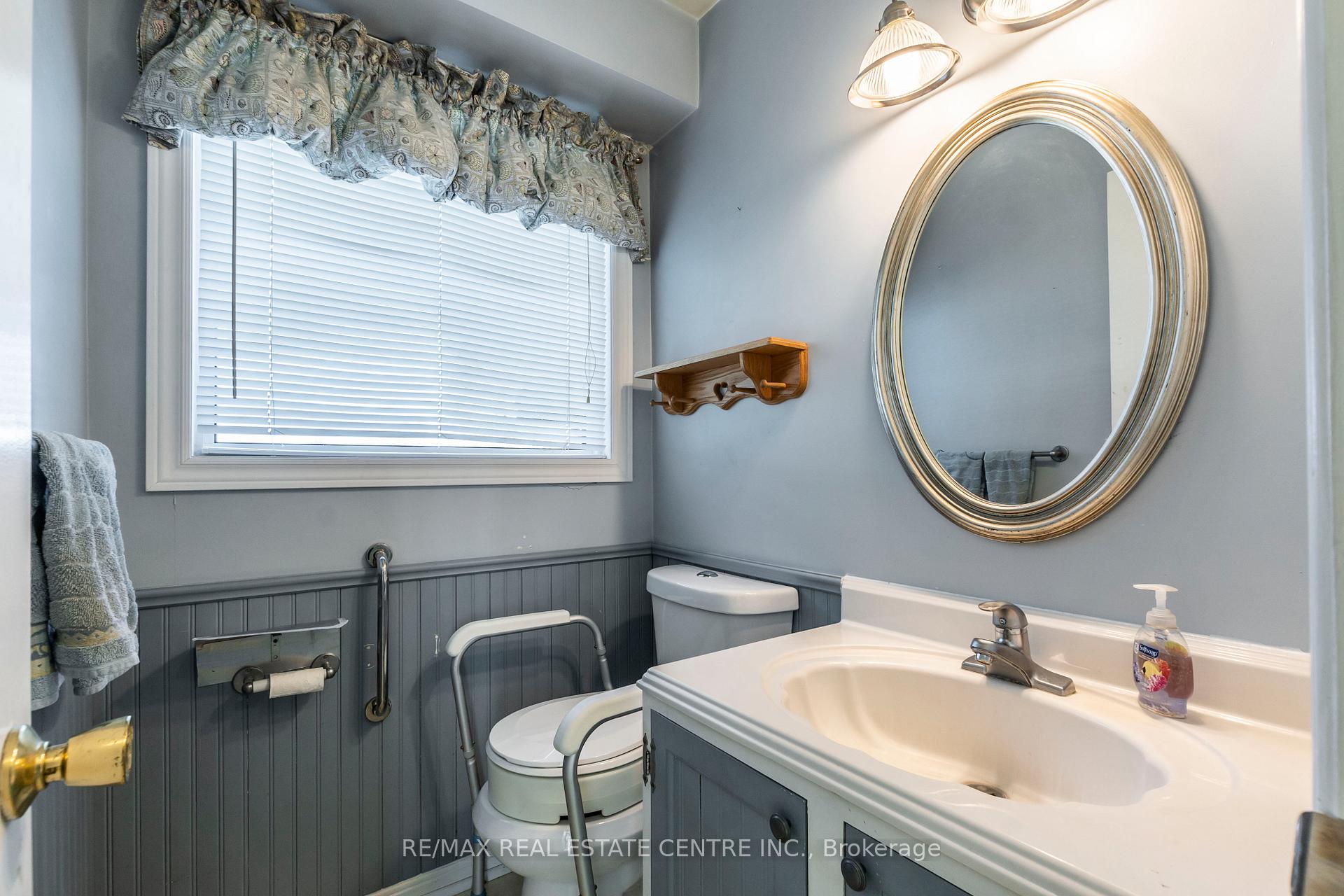 Photo 13 of 2115 No 1Side Road, Burlington, Tyandaga — HOMEH