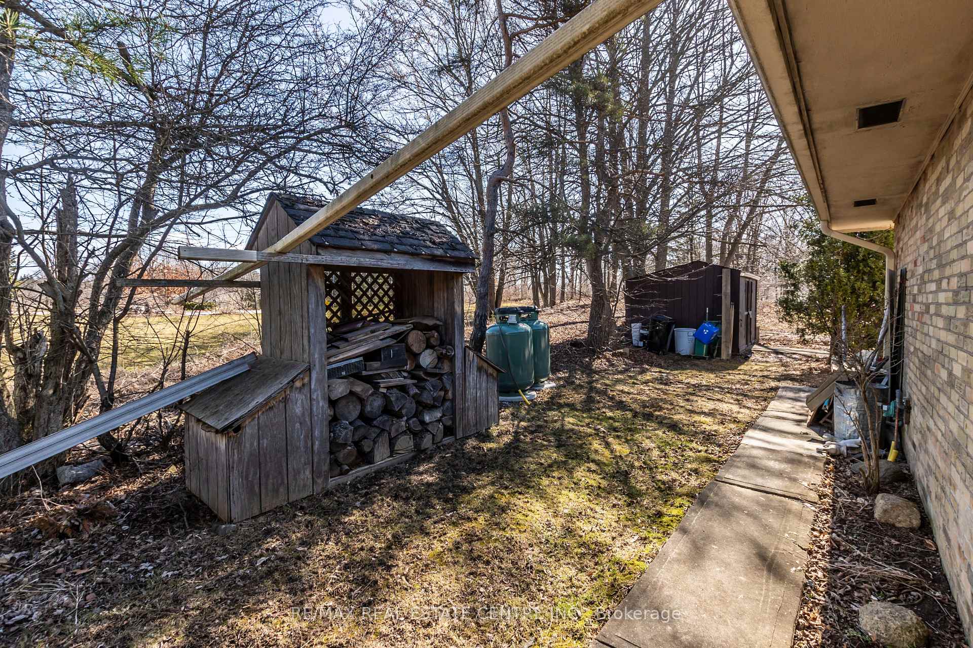 Photo 32 of 2115 No 1Side Road, Burlington, Tyandaga — HOMEH