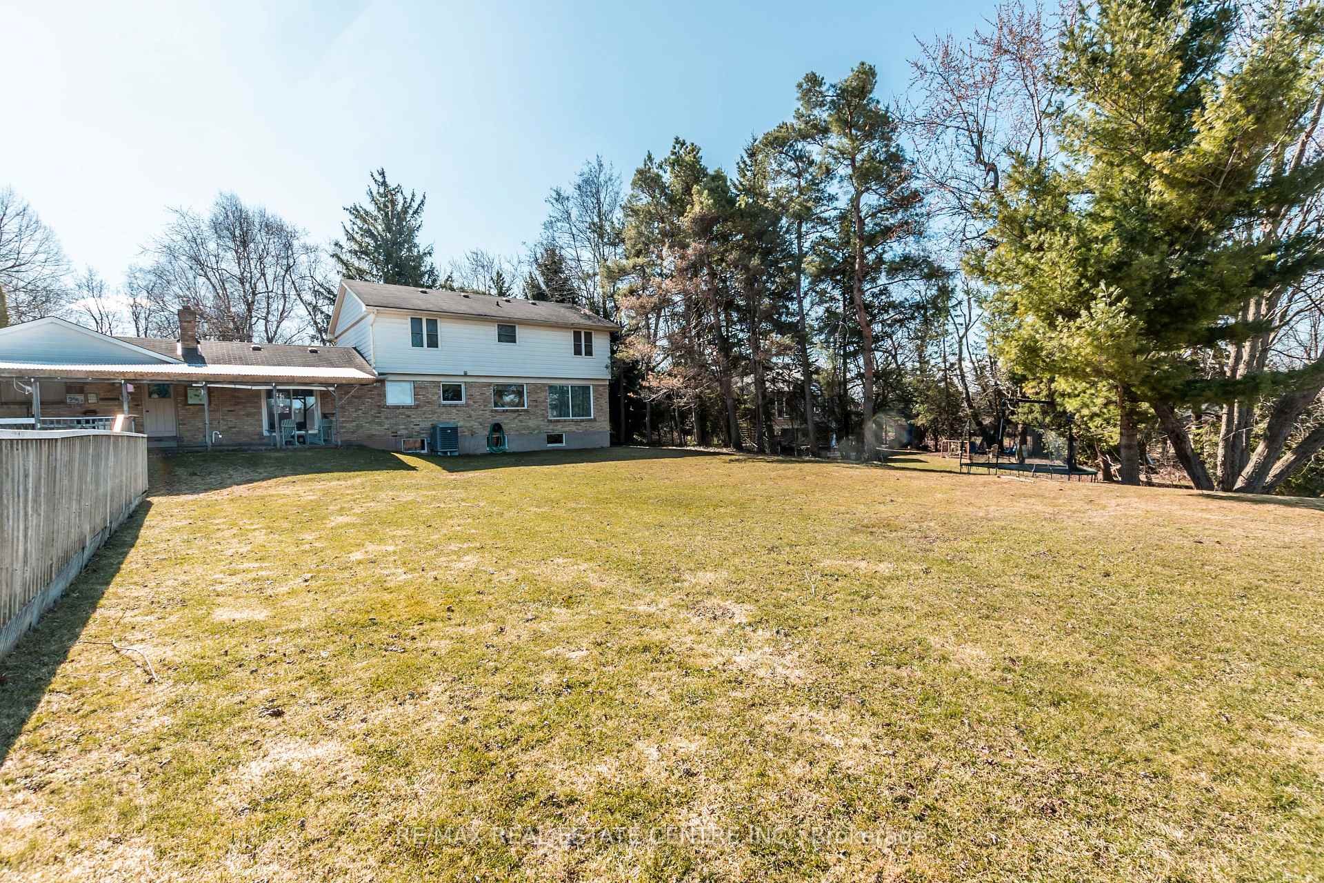 Photo 36 of 2115 No 1Side Road, Burlington, Tyandaga — HOMEH