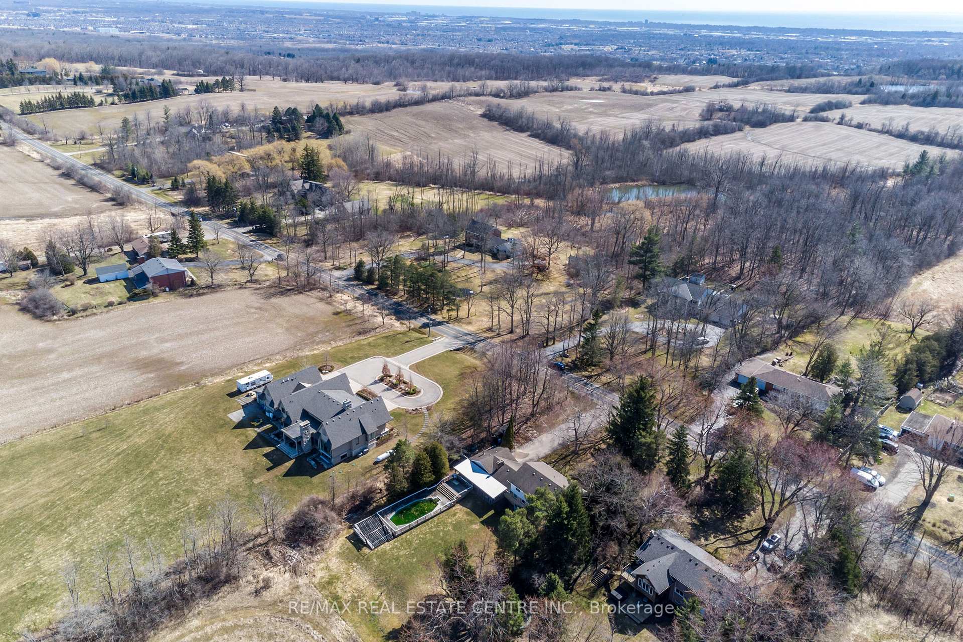 Photo 39 of 2115 No 1Side Road, Burlington, Tyandaga — HOMEH