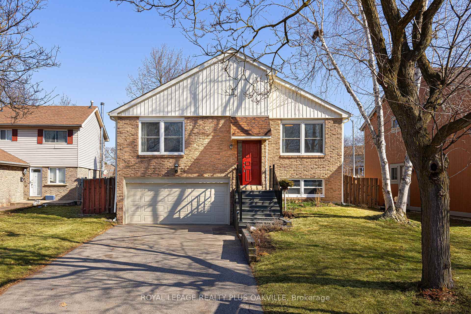 Photo 1 of 24 Menoke Court, Brampton, Heart Lake West — HOMEH