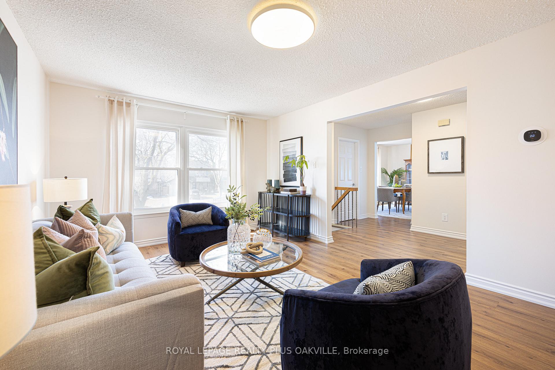 Photo 14 of 24 Menoke Court, Brampton, Heart Lake West — HOMEH