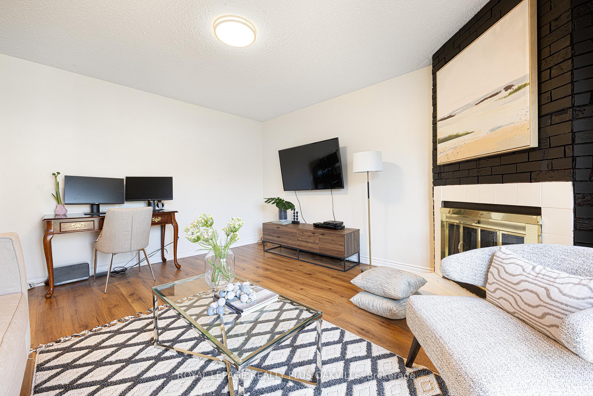 Photo 15 of 24 Menoke Court, Brampton, Heart Lake West — HOMEH
