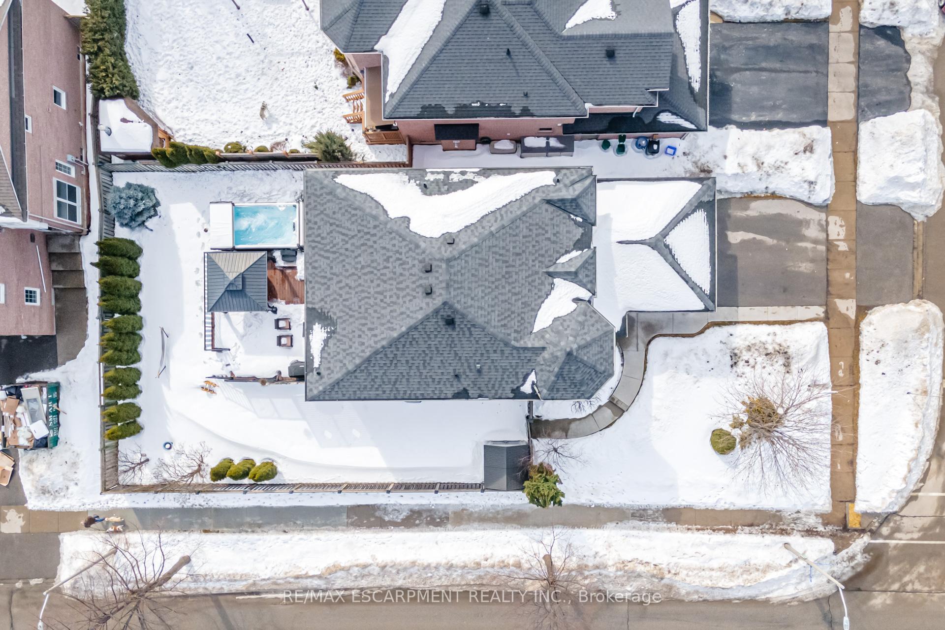 Photo 3 of 5608 Hannah Street, Burlington, Appleby — HOMEH