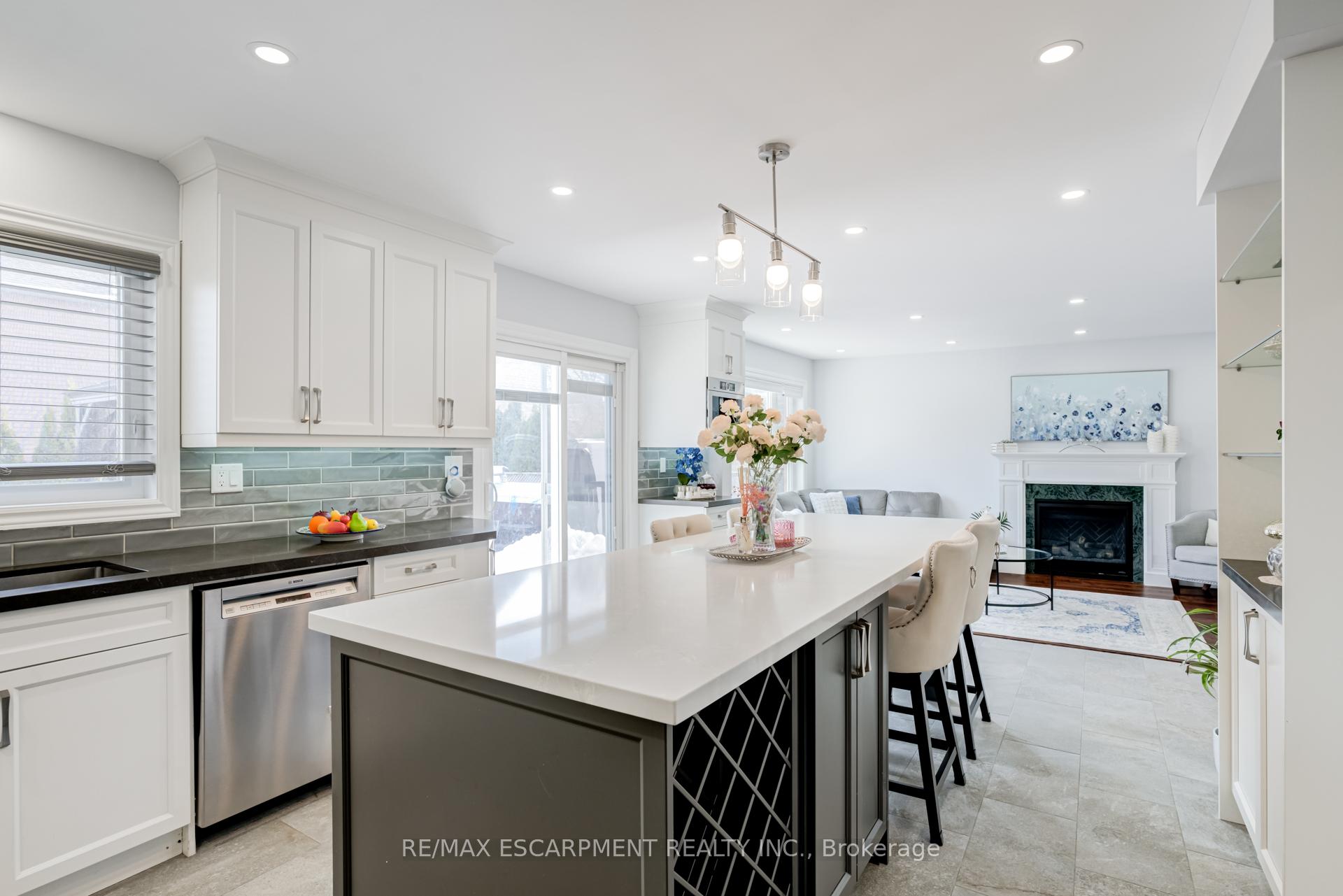 Photo 12 of 5608 Hannah Street, Burlington, Appleby — HOMEH