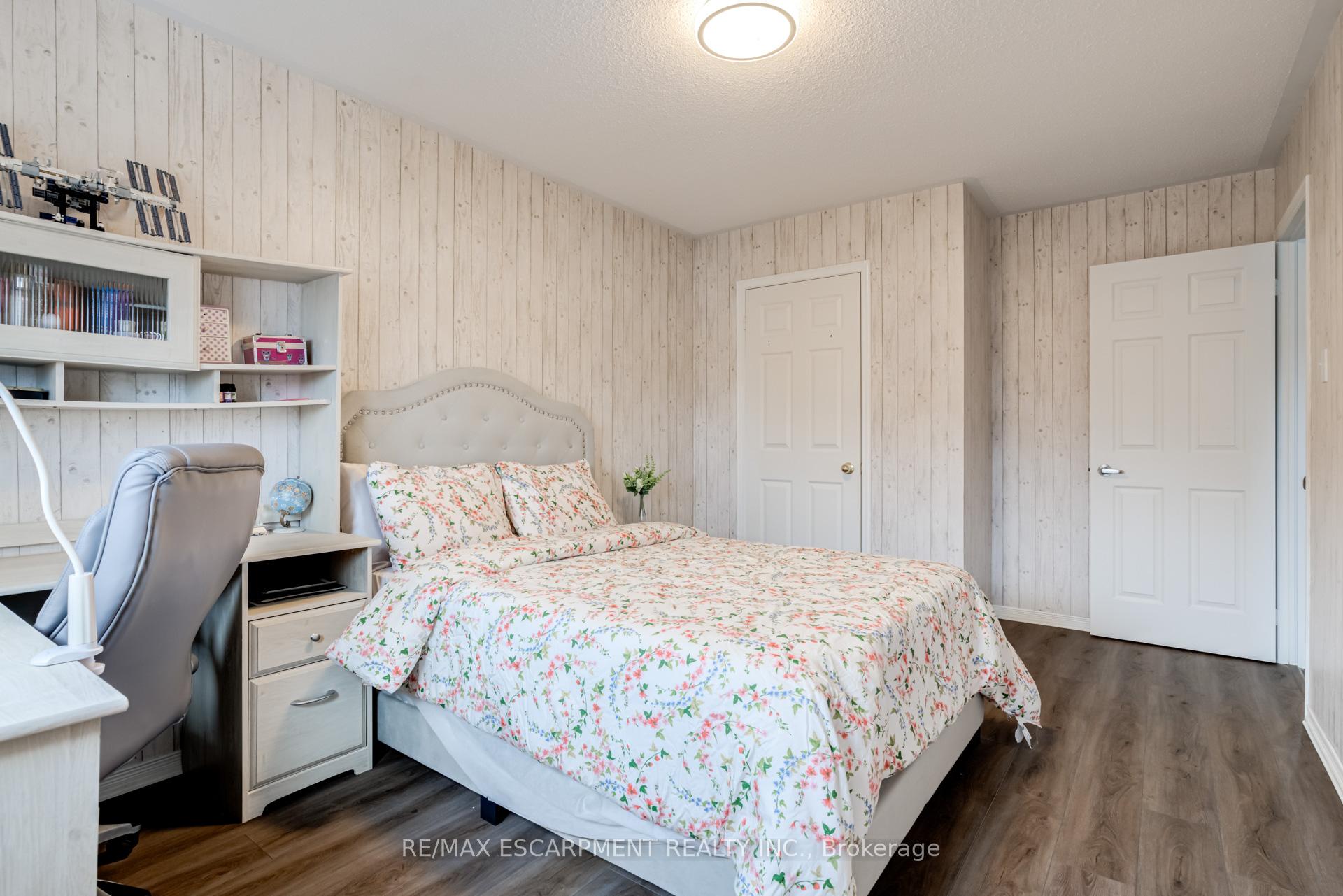Photo 21 of 5608 Hannah Street, Burlington, Appleby — HOMEH