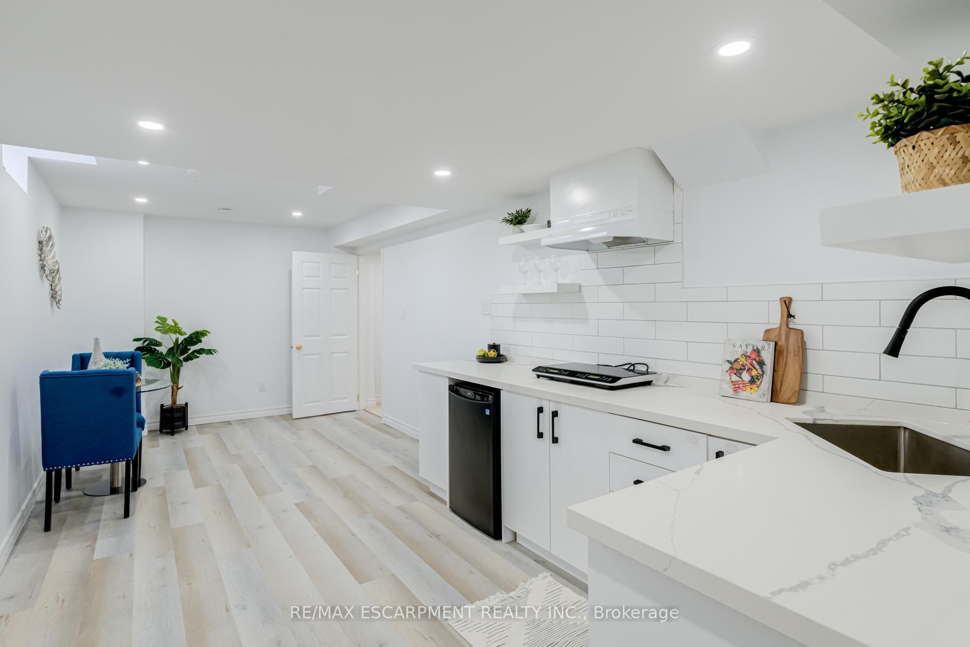 Photo 29 of 5608 Hannah Street, Burlington, Appleby — HOMEH