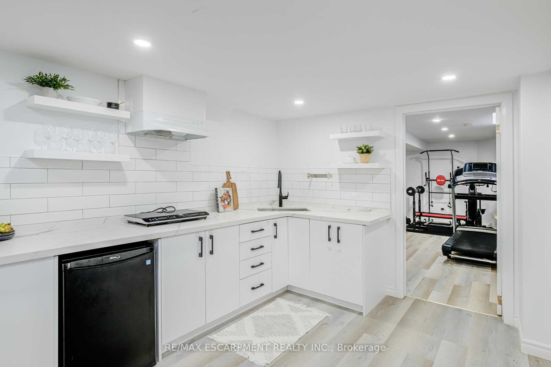 Photo 30 of 5608 Hannah Street, Burlington, Appleby — HOMEH