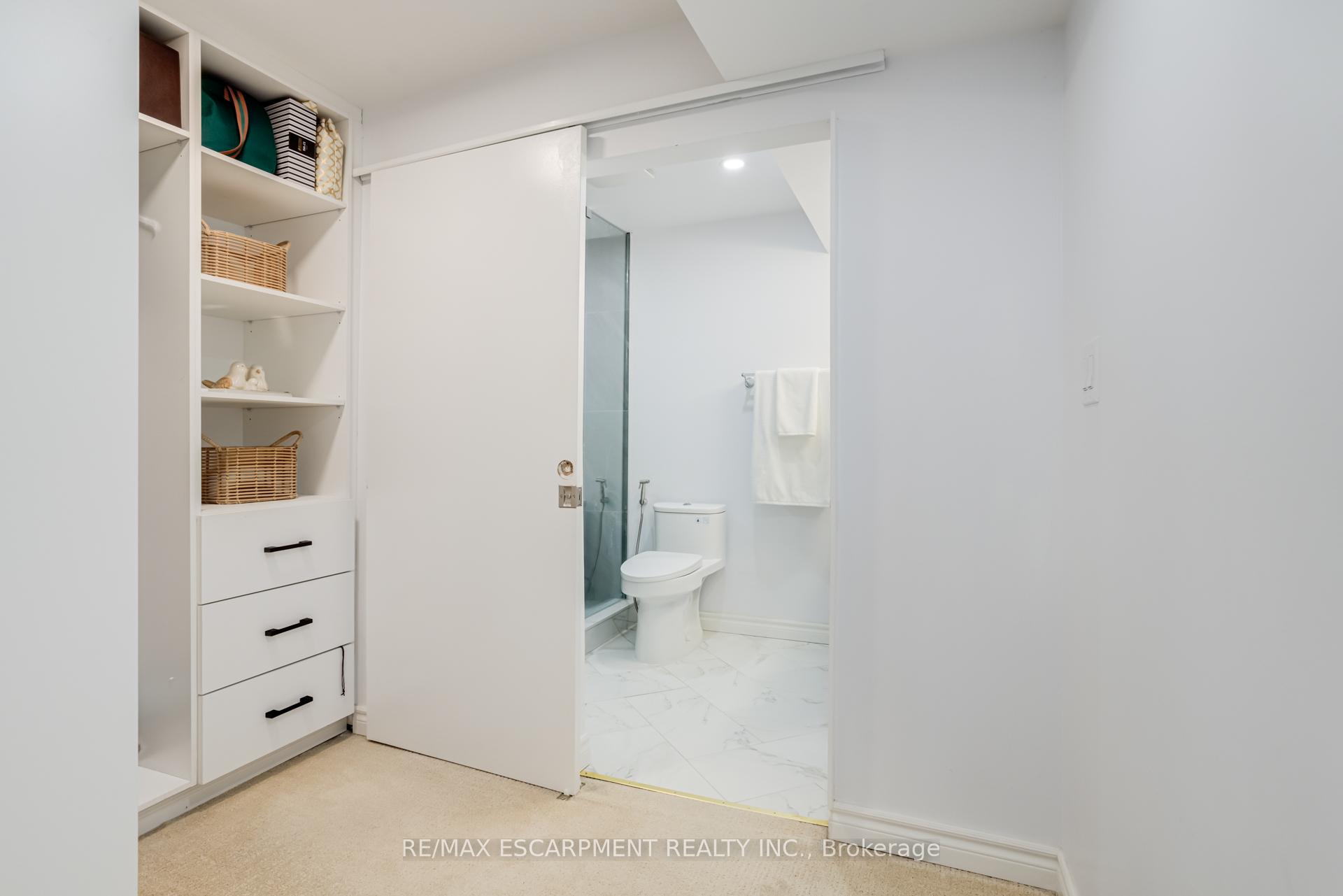 Photo 33 of 5608 Hannah Street, Burlington, Appleby — HOMEH