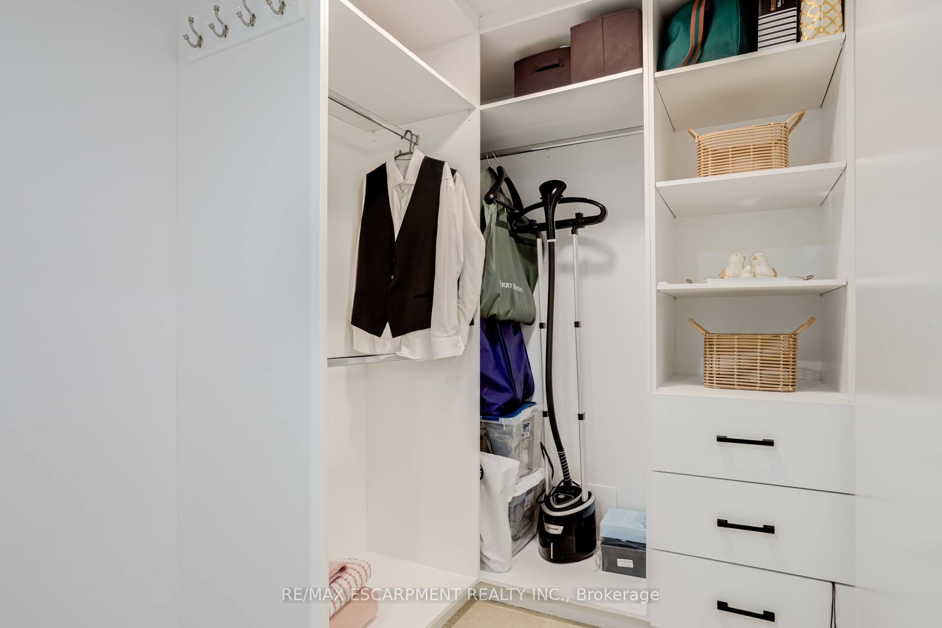 Photo 34 of 5608 Hannah Street, Burlington, Appleby — HOMEH