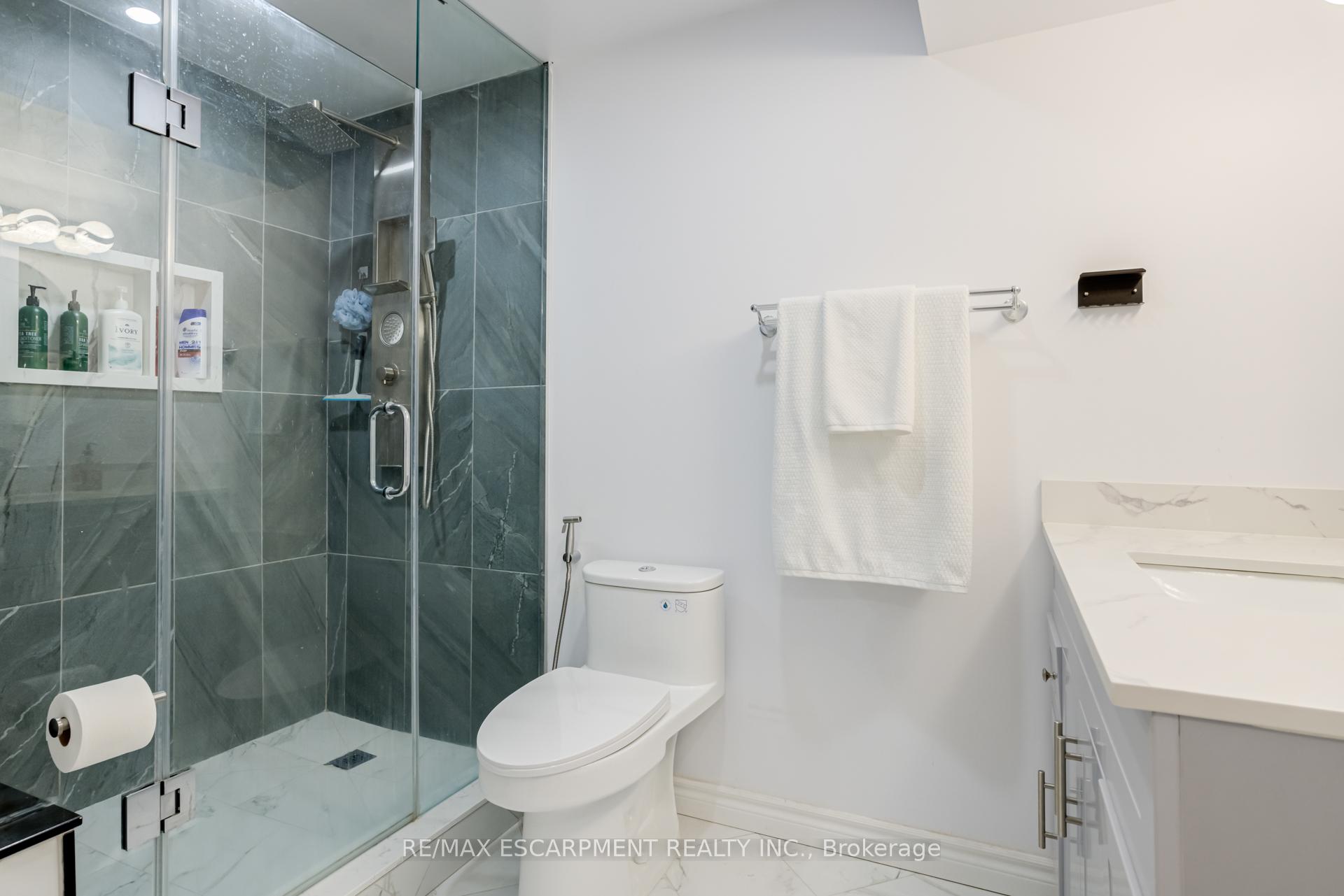 Photo 35 of 5608 Hannah Street, Burlington, Appleby — HOMEH