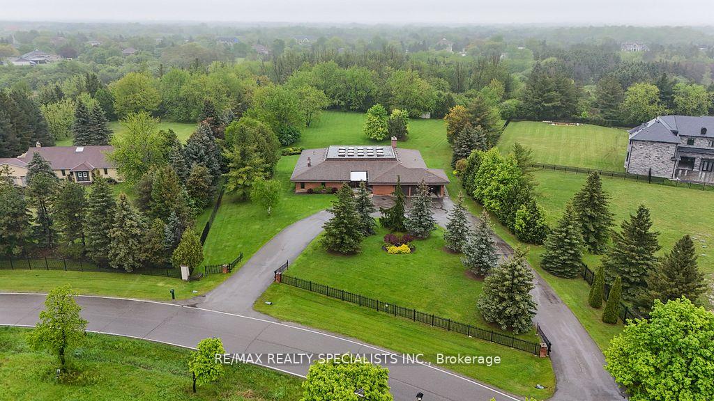 Photo 4 of 24 Rosegarden Drive, Brampton, Toronto Gore Rural Estate — HOMEH
