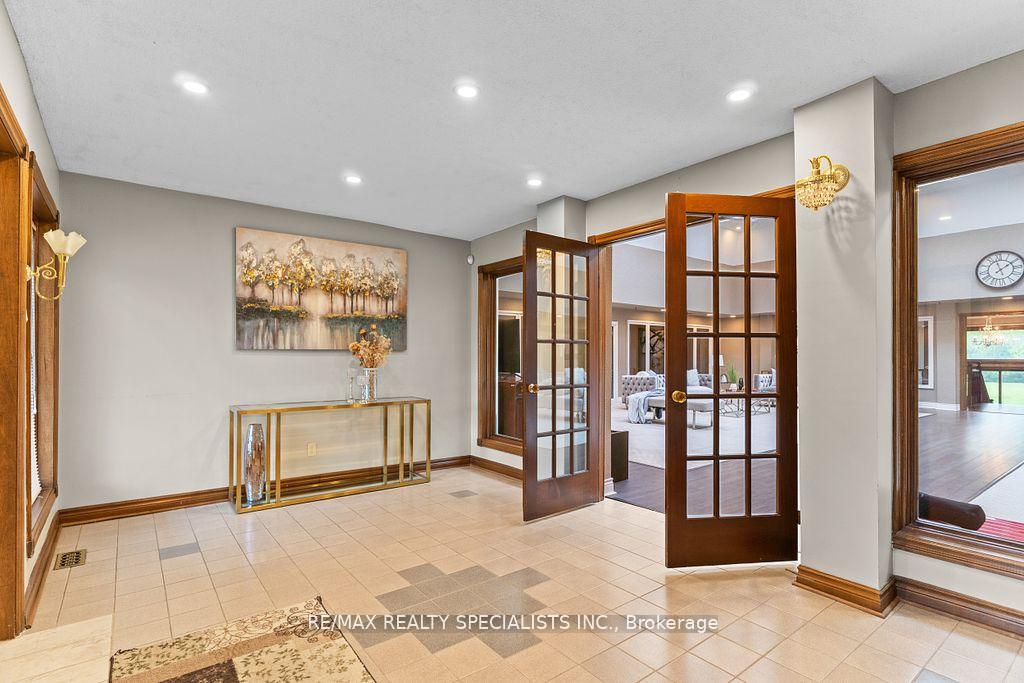 Photo 12 of 24 Rosegarden Drive, Brampton, Toronto Gore Rural Estate — HOMEH