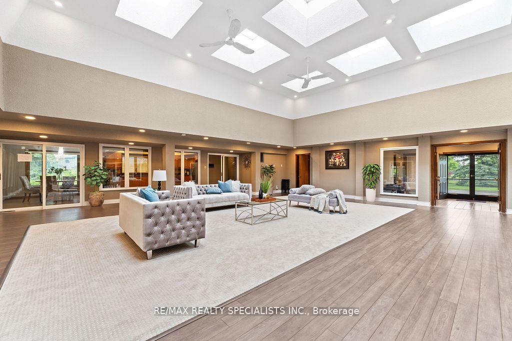 Photo 10 of 24 Rosegarden Drive, Brampton, Toronto Gore Rural Estate — HOMEH