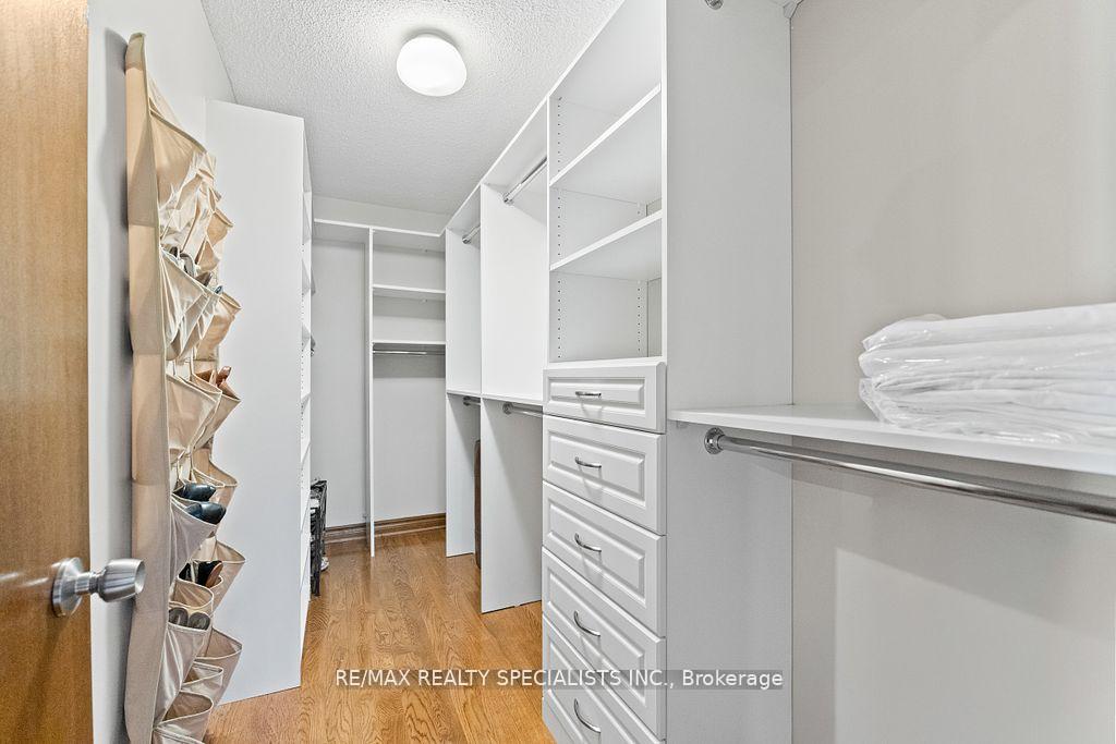 Photo 20 of 24 Rosegarden Drive, Brampton, Toronto Gore Rural Estate — HOMEH