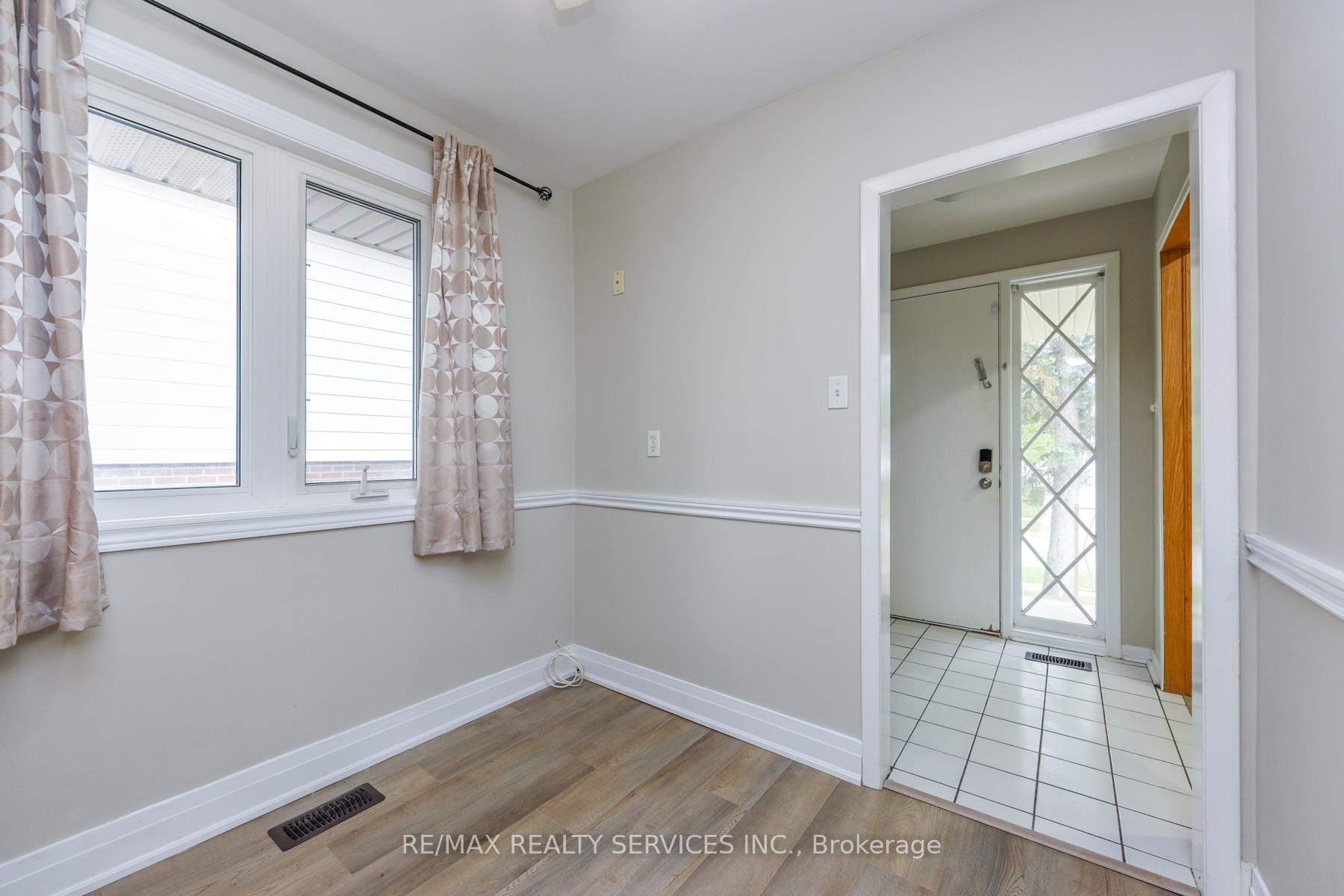 Photo 18 of 91 Ambleside Drive, Brampton, Brampton South — HOMEH