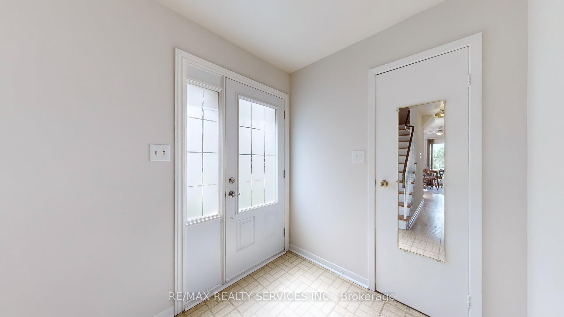 Photo 8 of 29 Gulliver Crescent, Brampton, Northgate — HOMEH