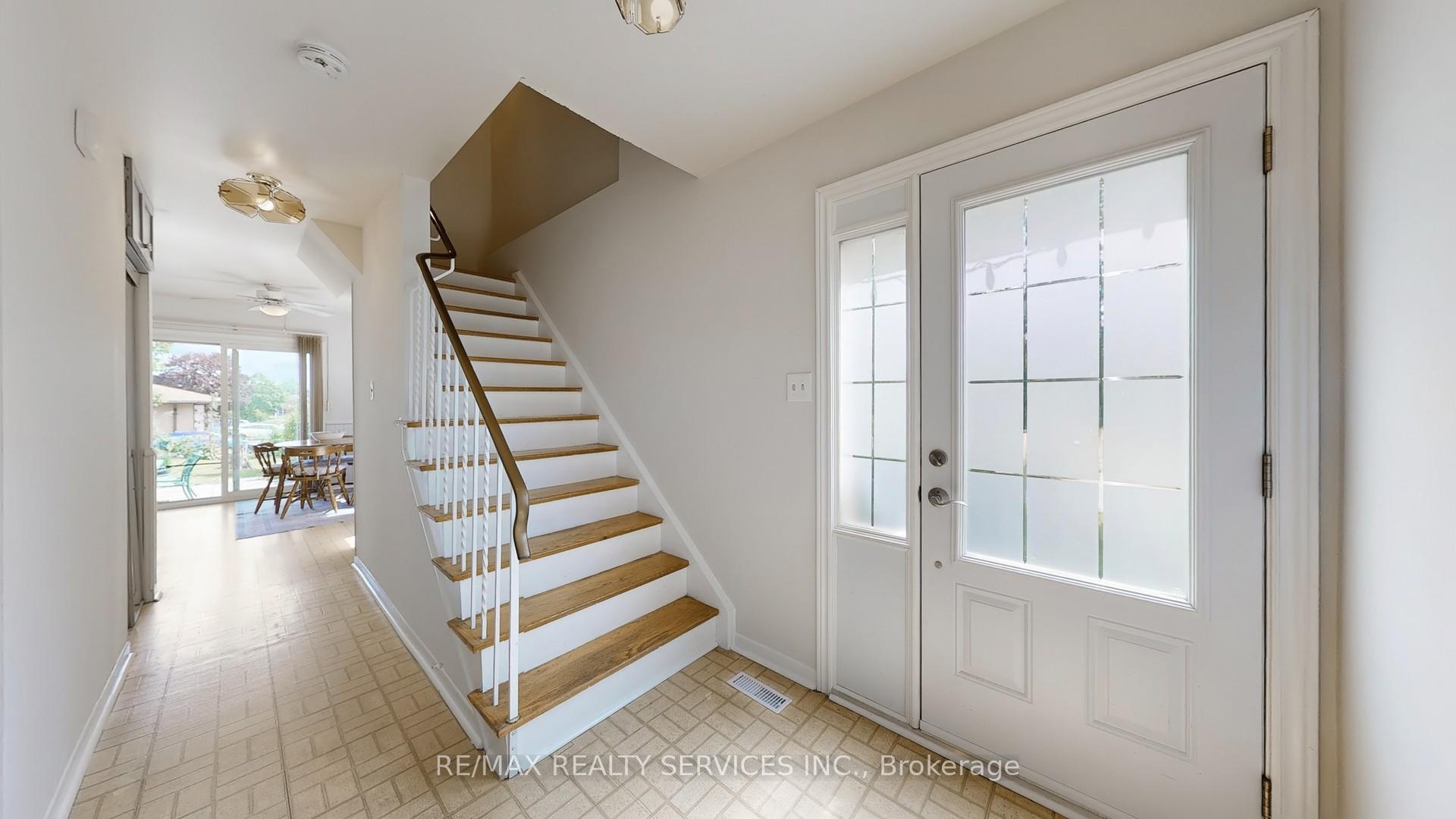 Photo 18 of 29 Gulliver Crescent, Brampton, Northgate — HOMEH