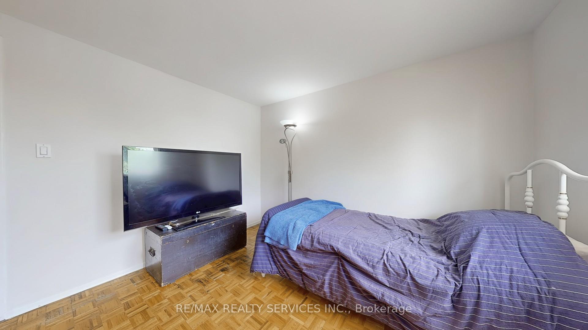 Photo 14 of 29 Gulliver Crescent, Brampton, Northgate — HOMEH