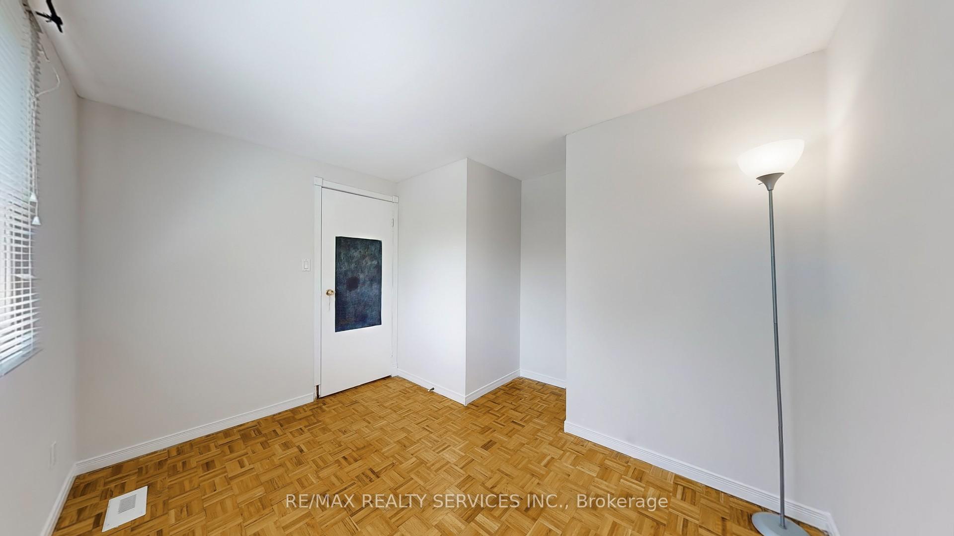 Photo 20 of 29 Gulliver Crescent, Brampton, Northgate — HOMEH