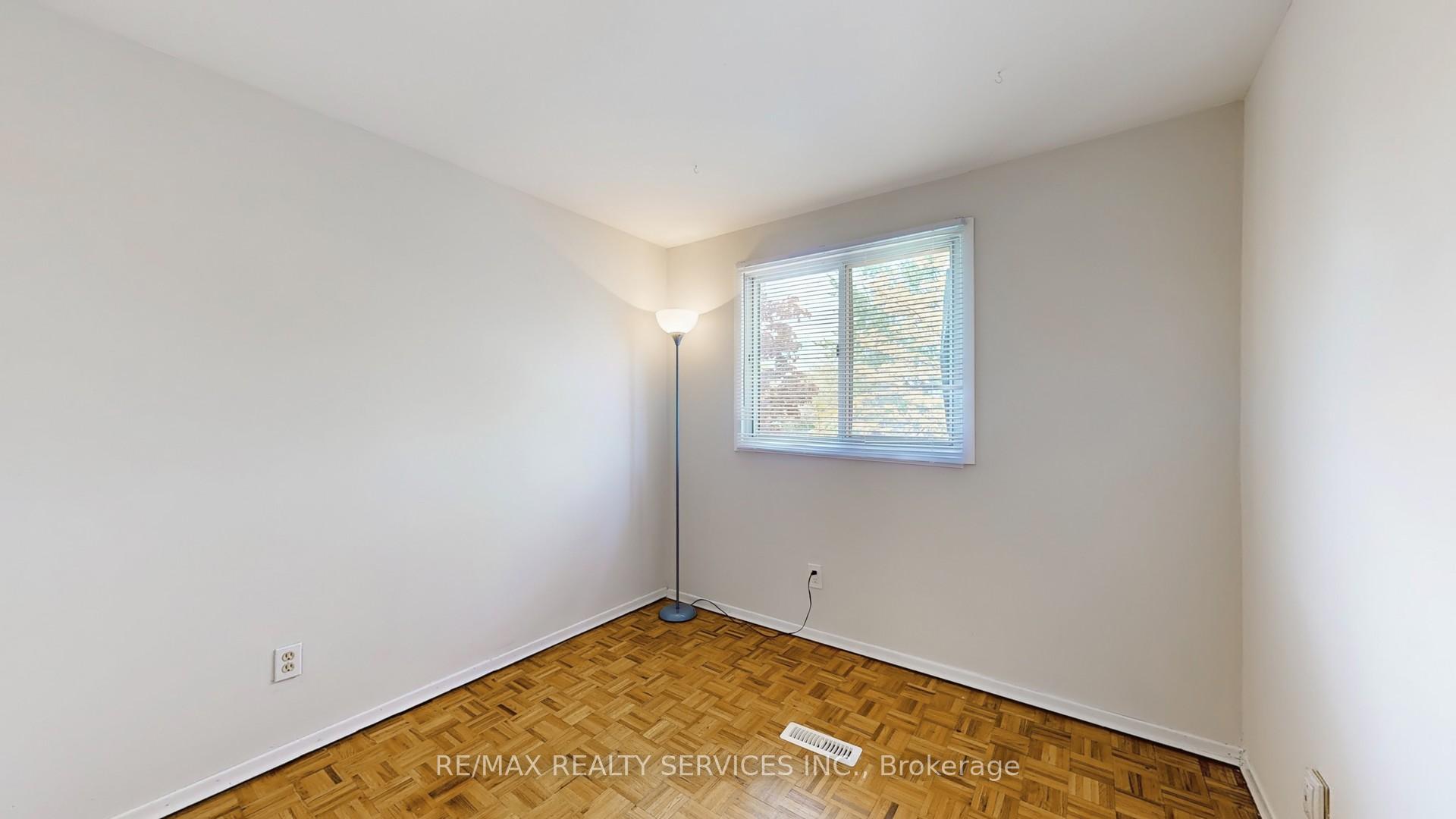 Photo 19 of 29 Gulliver Crescent, Brampton, Northgate — HOMEH