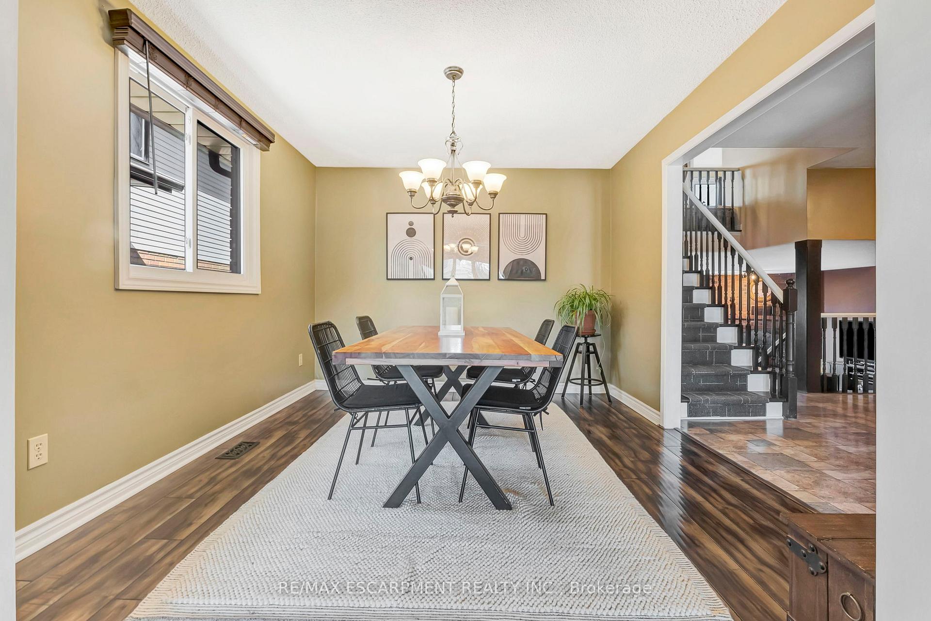 Photo 7 of 2202 Donald Road, Burlington, Headon — HOMEH