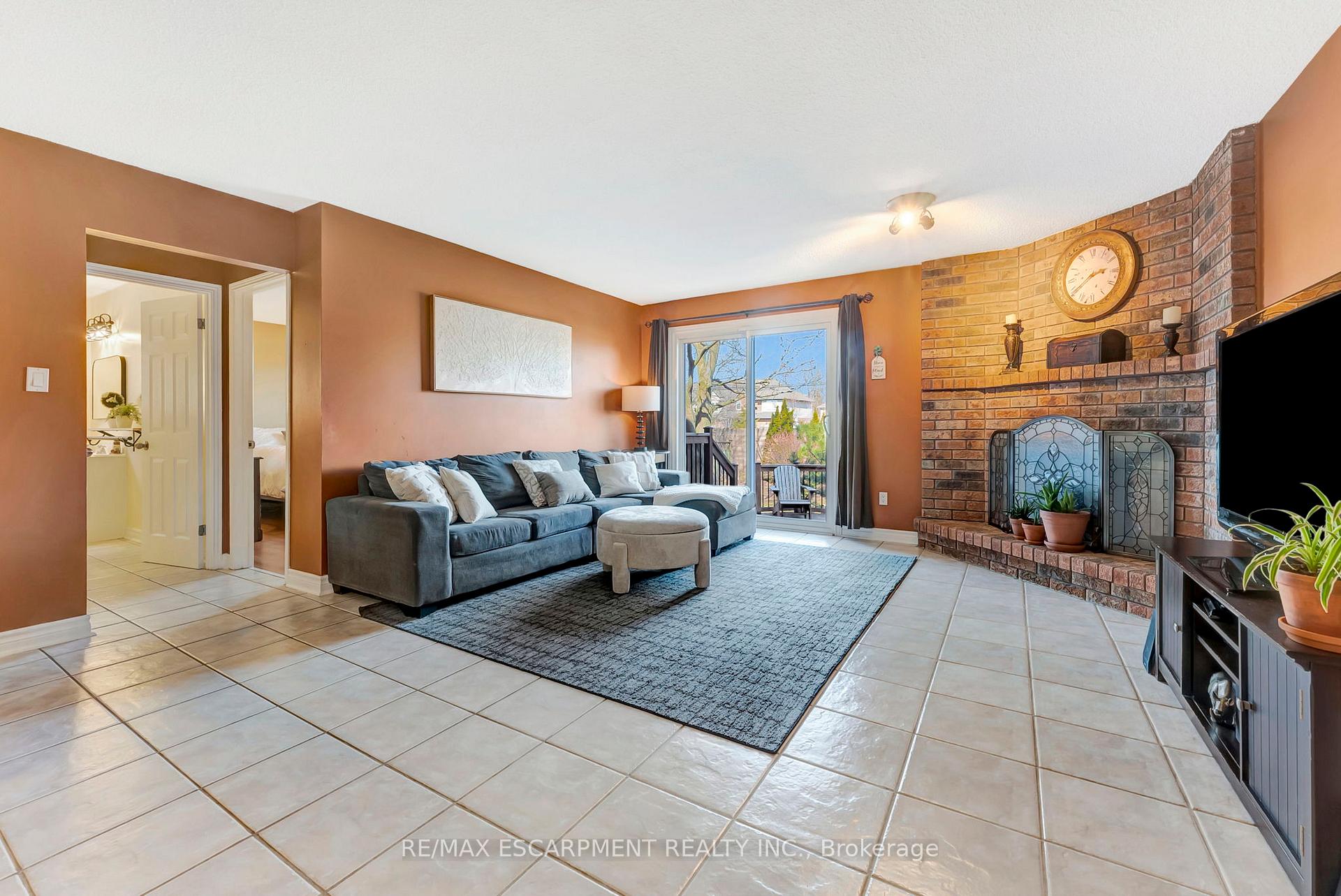 Photo 13 of 2202 Donald Road, Burlington, Headon — HOMEH