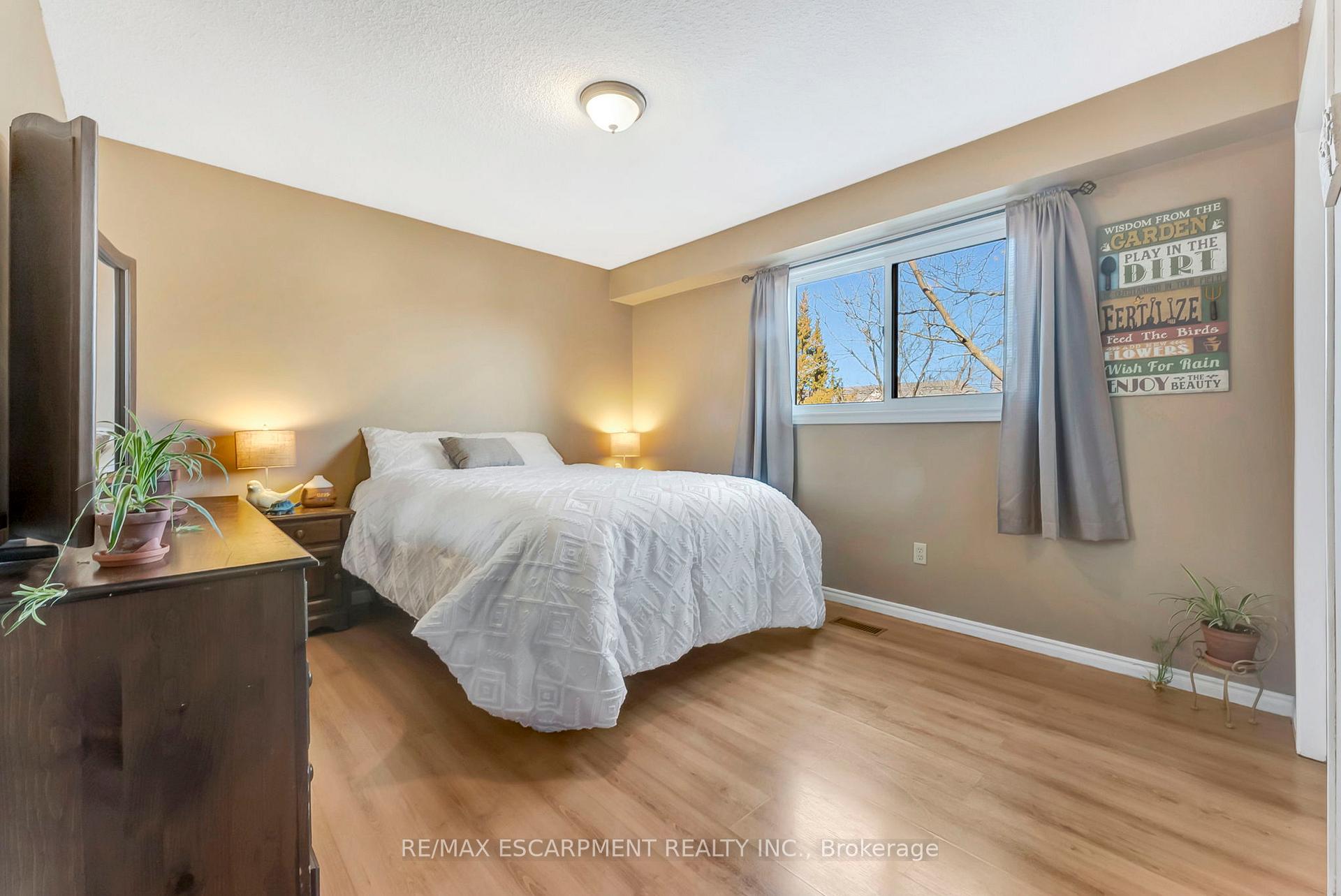 Photo 15 of 2202 Donald Road, Burlington, Headon — HOMEH