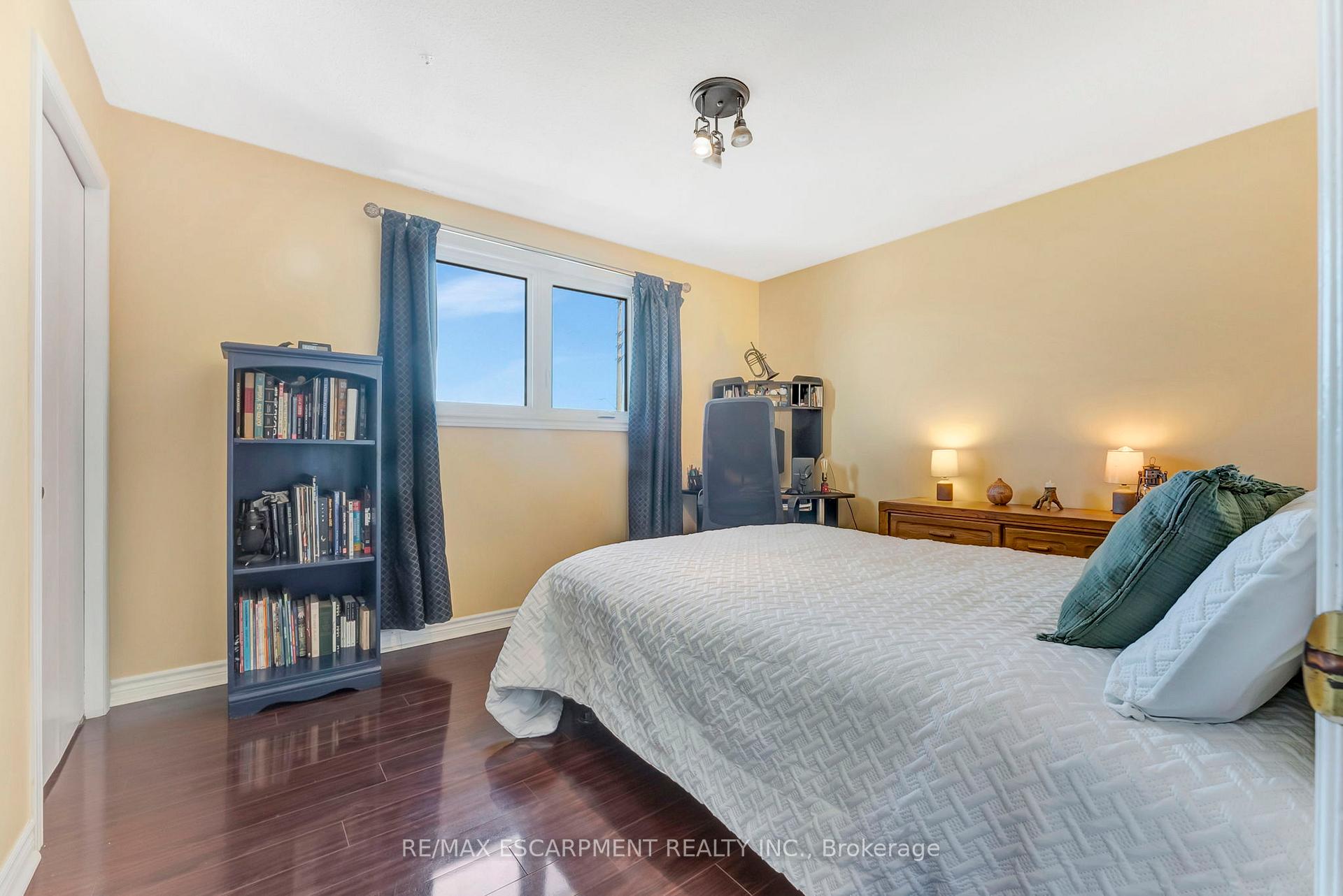 Photo 19 of 2202 Donald Road, Burlington, Headon — HOMEH