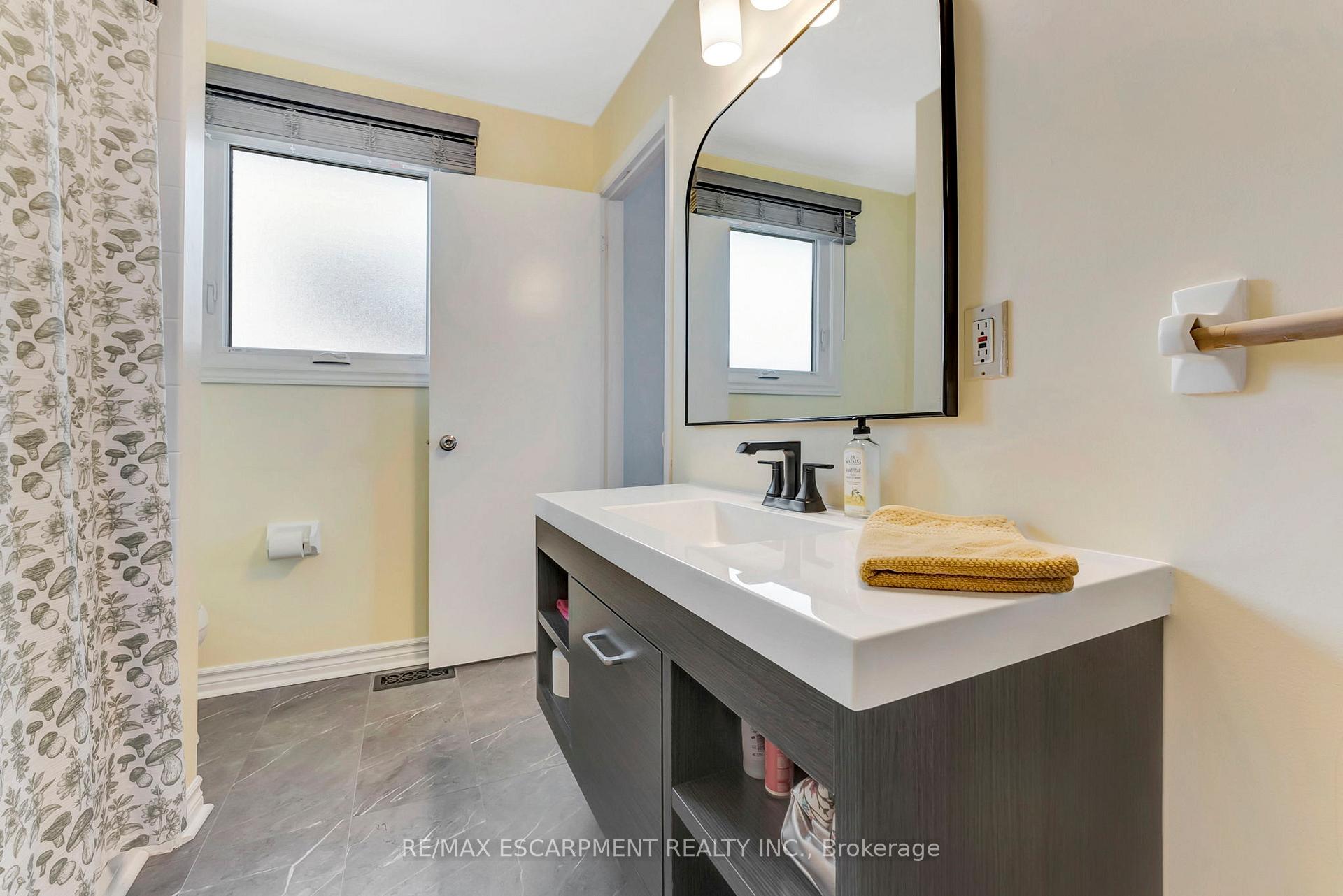 Photo 21 of 2202 Donald Road, Burlington, Headon — HOMEH