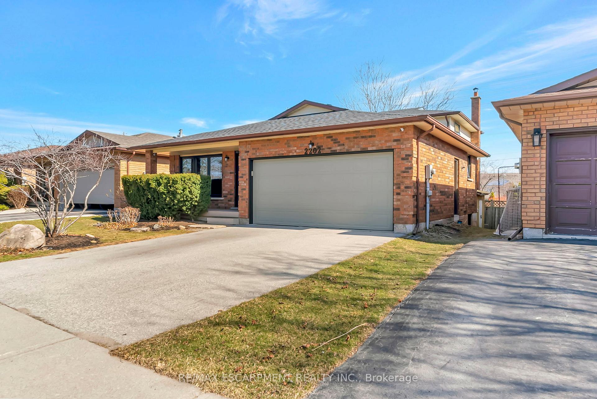 Photo 26 of 2202 Donald Road, Burlington, Headon — HOMEH