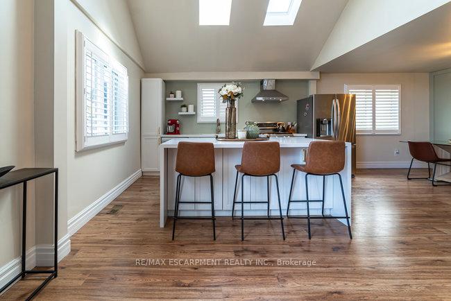 Photo 5 of 9 Bing Crescent, Hamilton, Stoney Creek — HOMEH