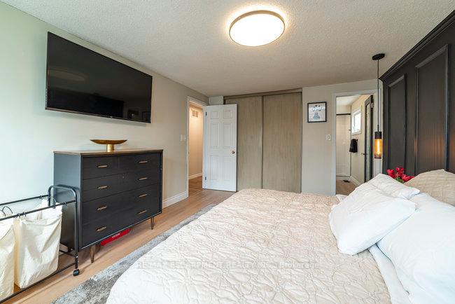 Photo 13 of 9 Bing Crescent, Hamilton, Stoney Creek — HOMEH