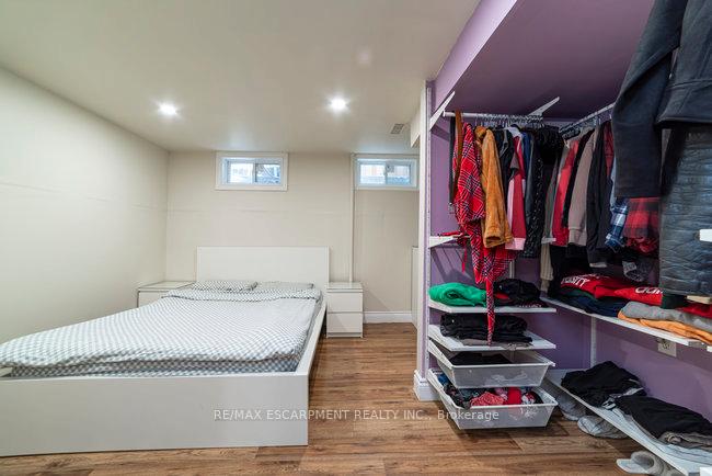 Photo 18 of 9 Bing Crescent, Hamilton, Stoney Creek — HOMEH