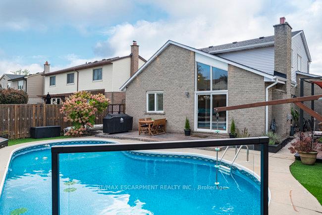 Photo 22 of 9 Bing Crescent, Hamilton, Stoney Creek — HOMEH