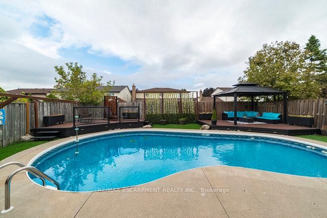 Photo 24 of 9 Bing Crescent, Hamilton, Stoney Creek — HOMEH