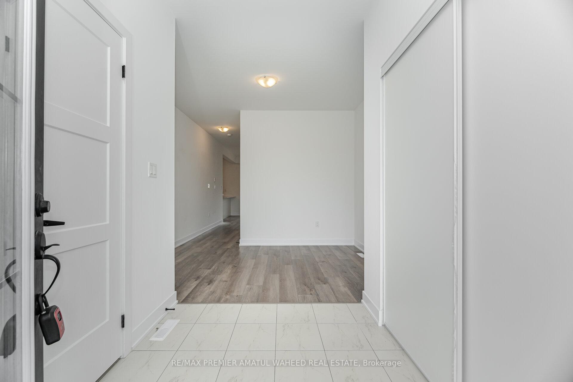 Photo 3 of 238 Prince William Way, Barrie, Rural Barrie Southeast — HOMEH