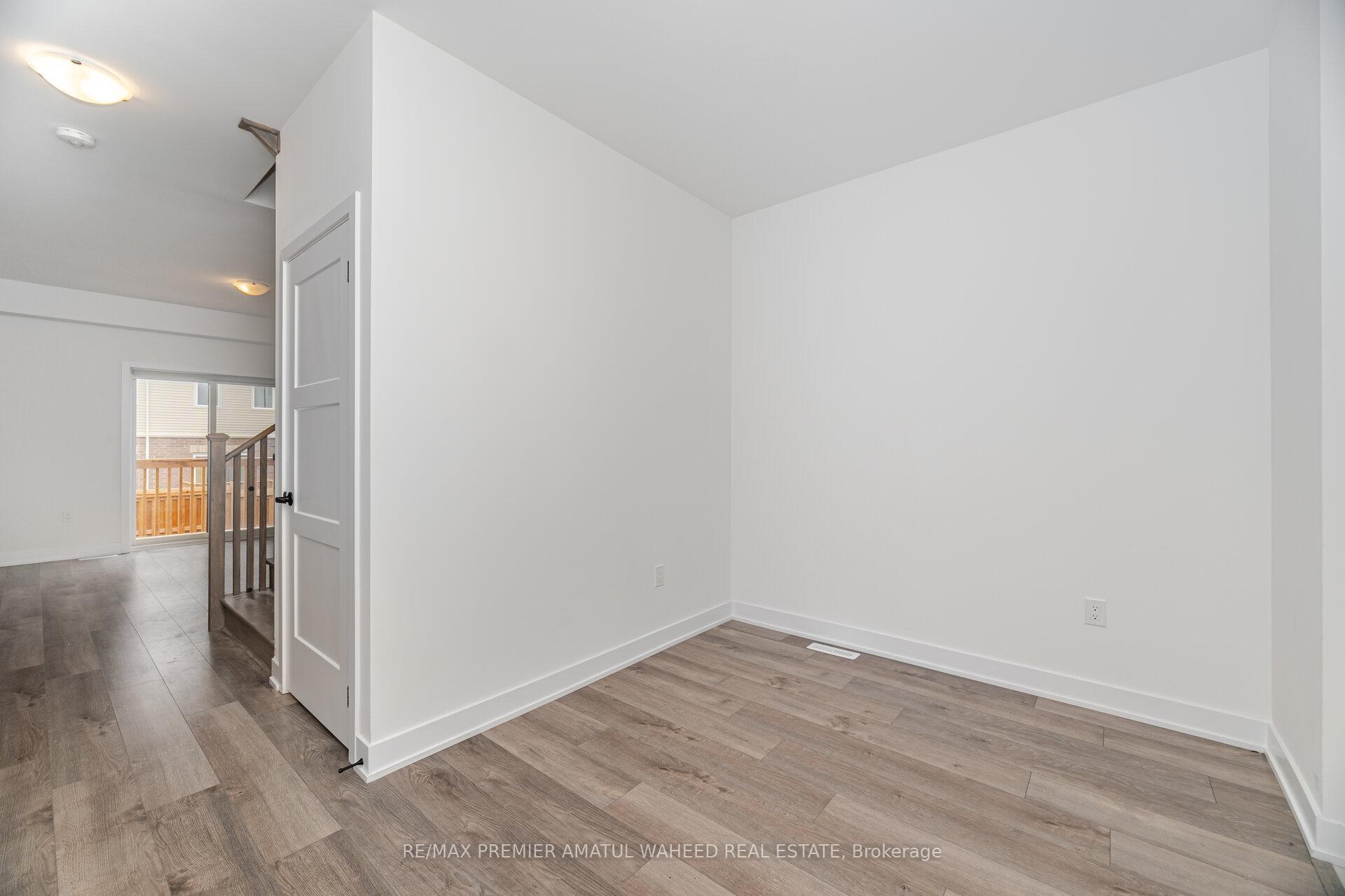 Photo 5 of 238 Prince William Way, Barrie, Rural Barrie Southeast — HOMEH