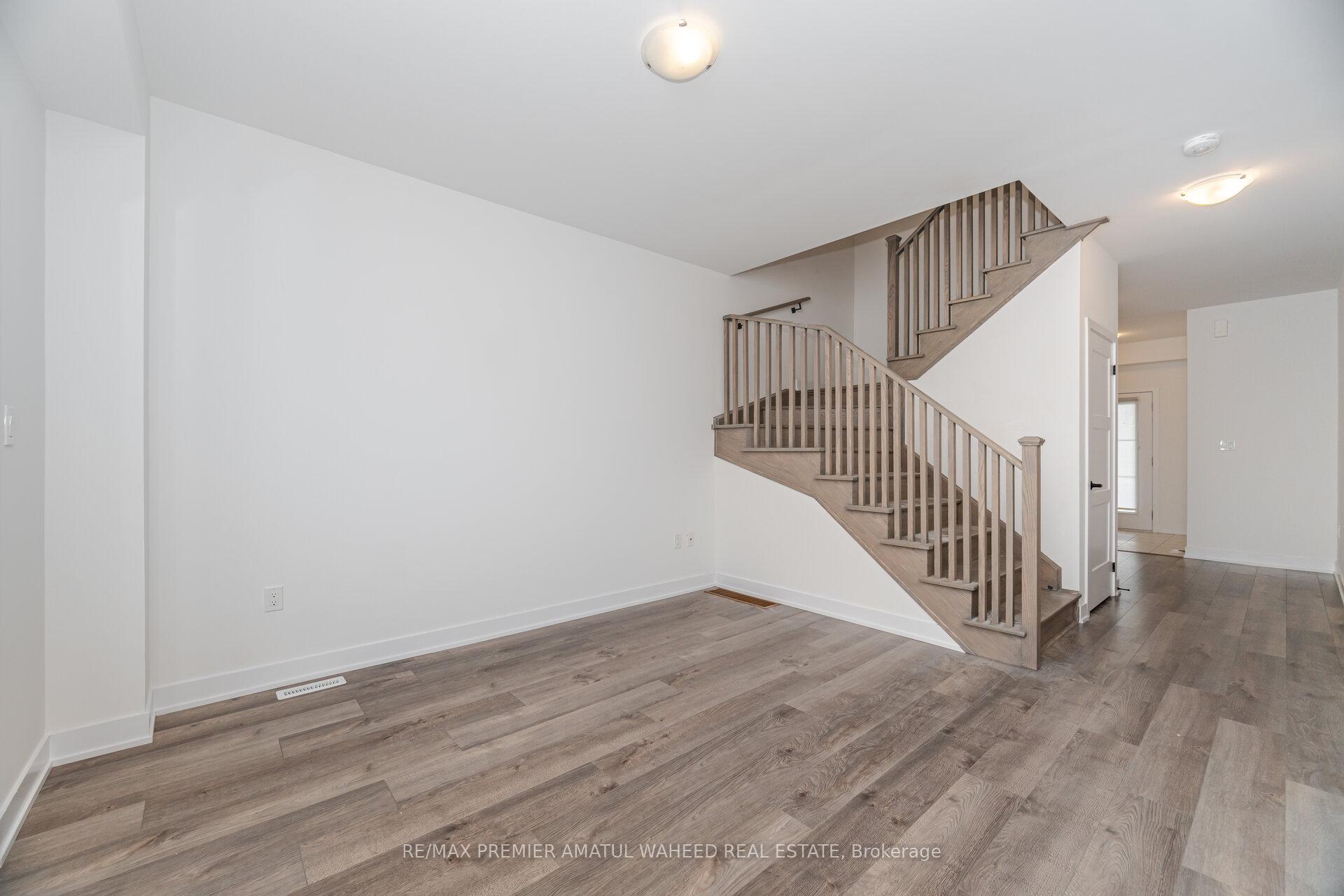 Photo 8 of 238 Prince William Way, Barrie, Rural Barrie Southeast — HOMEH