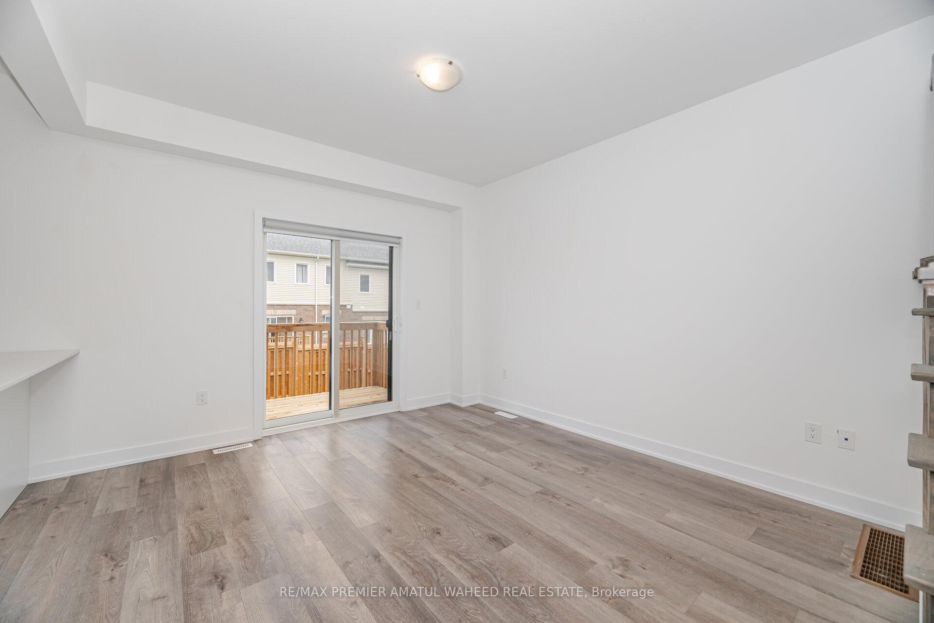 Photo 9 of 238 Prince William Way, Barrie, Rural Barrie Southeast — HOMEH