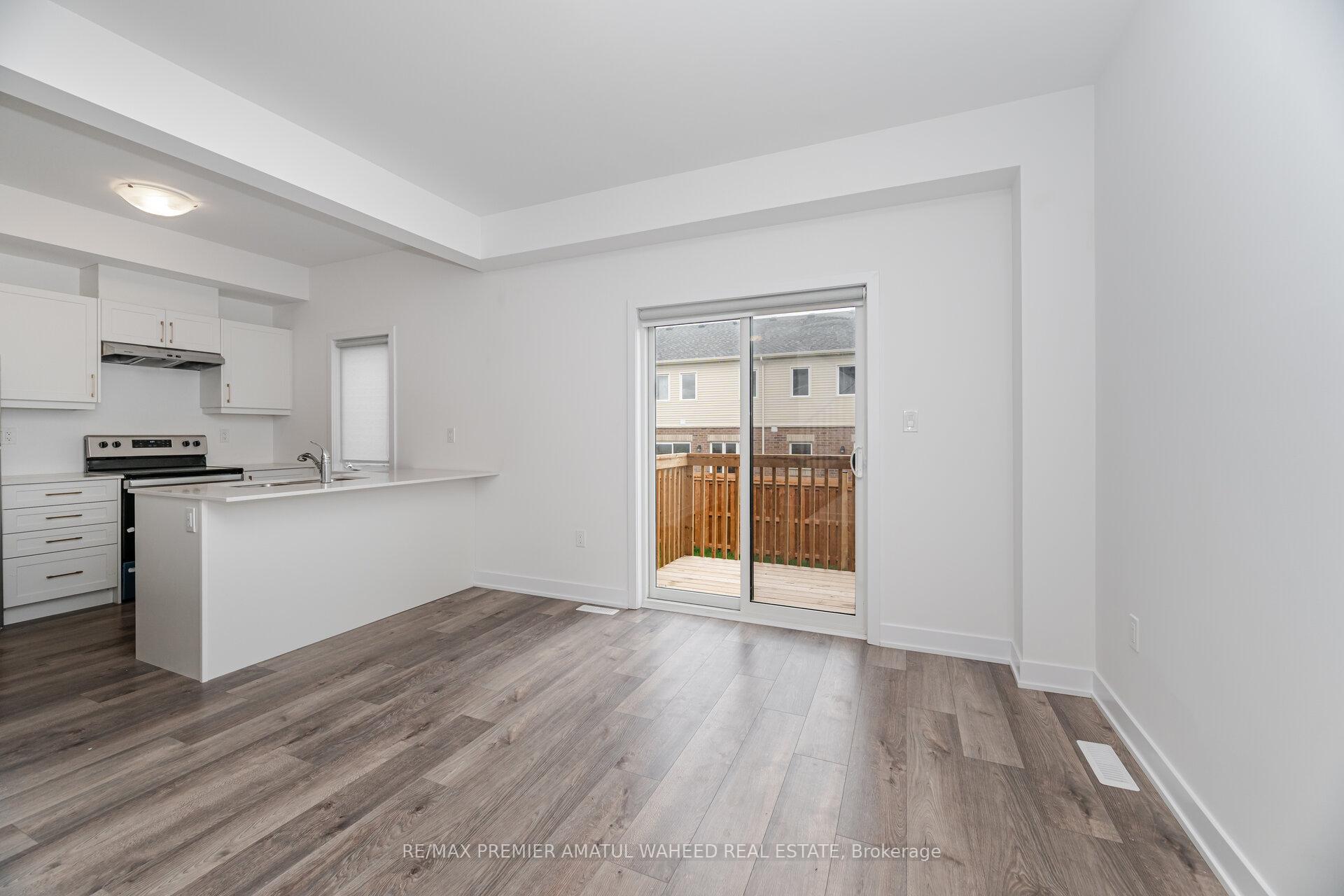 Photo 12 of 238 Prince William Way, Barrie, Rural Barrie Southeast — HOMEH