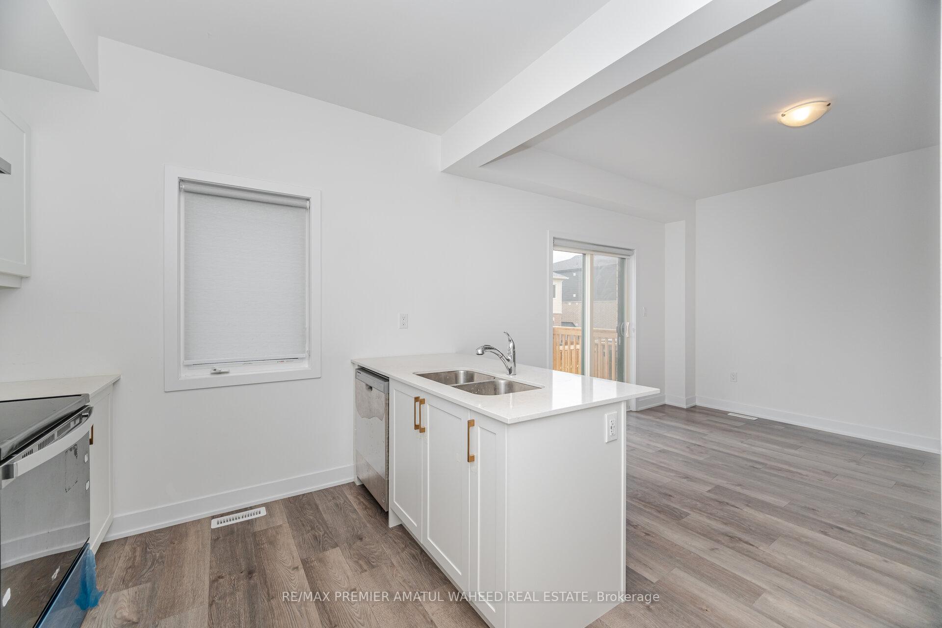 Photo 14 of 238 Prince William Way, Barrie, Rural Barrie Southeast — HOMEH