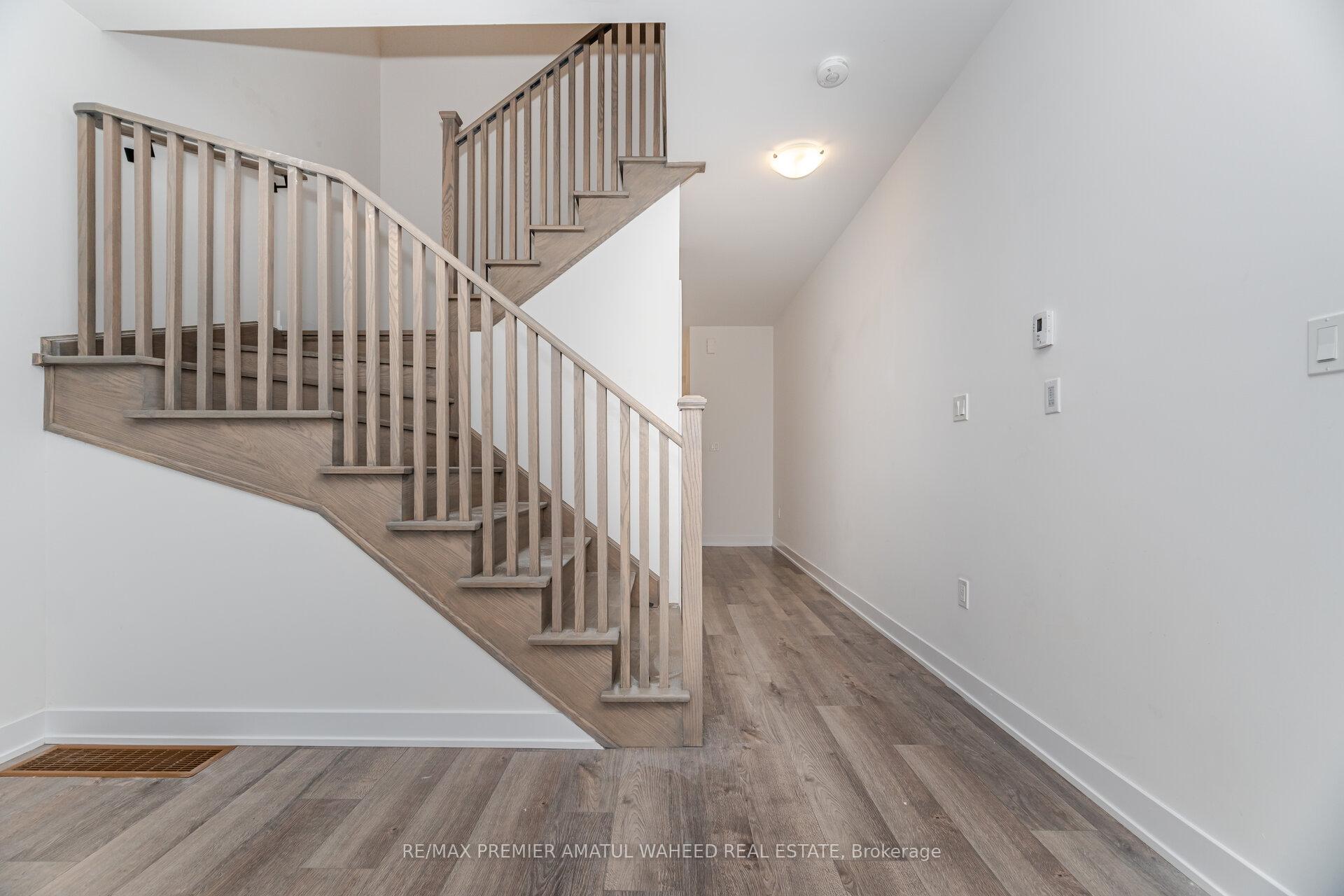 Photo 21 of 238 Prince William Way, Barrie, Rural Barrie Southeast — HOMEH