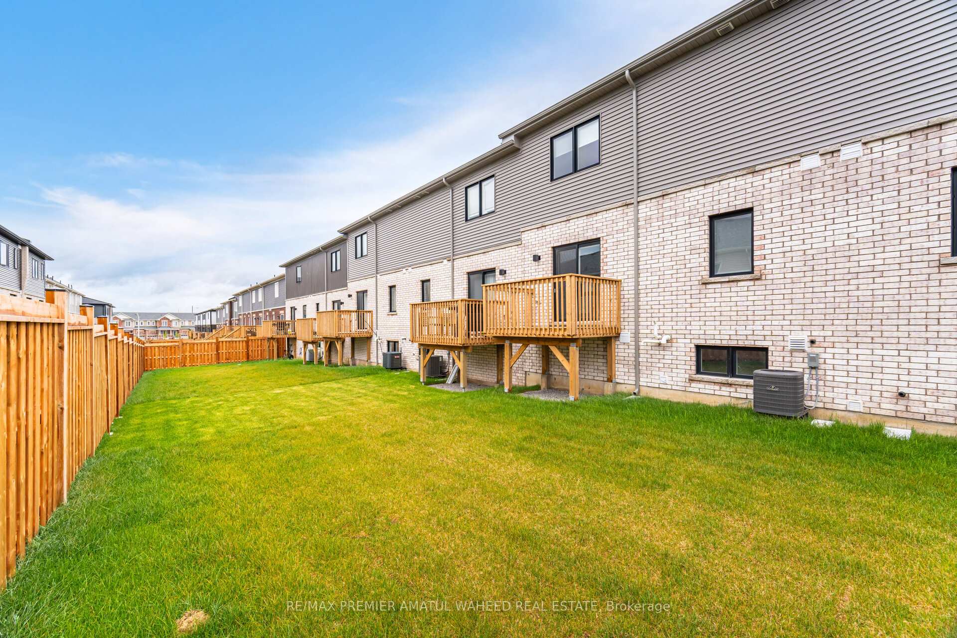 Photo 42 of 238 Prince William Way, Barrie, Rural Barrie Southeast — HOMEH