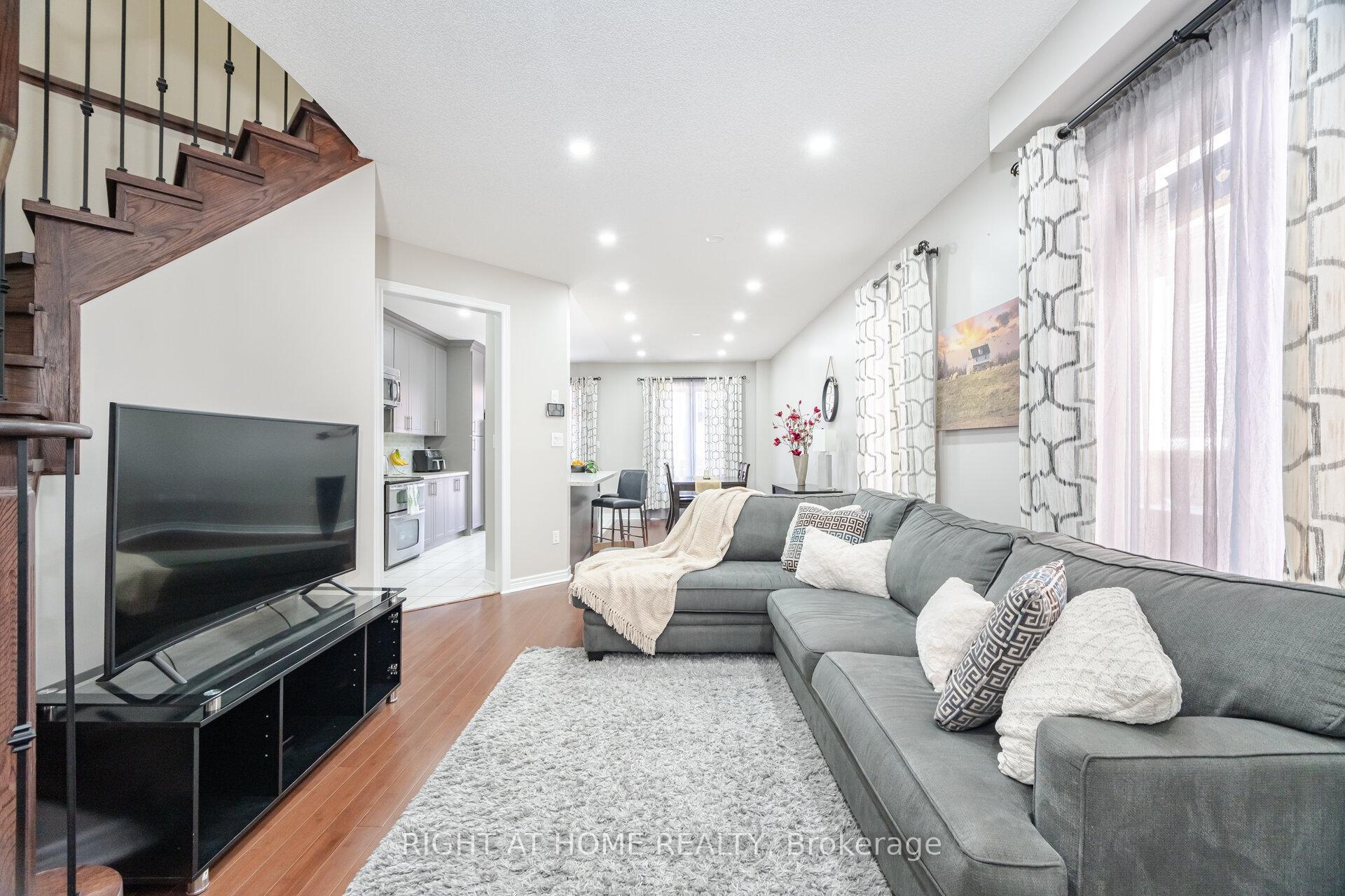 Photo 11 of 16 Silent Pond Crescent, Brampton, Madoc — HOMEH