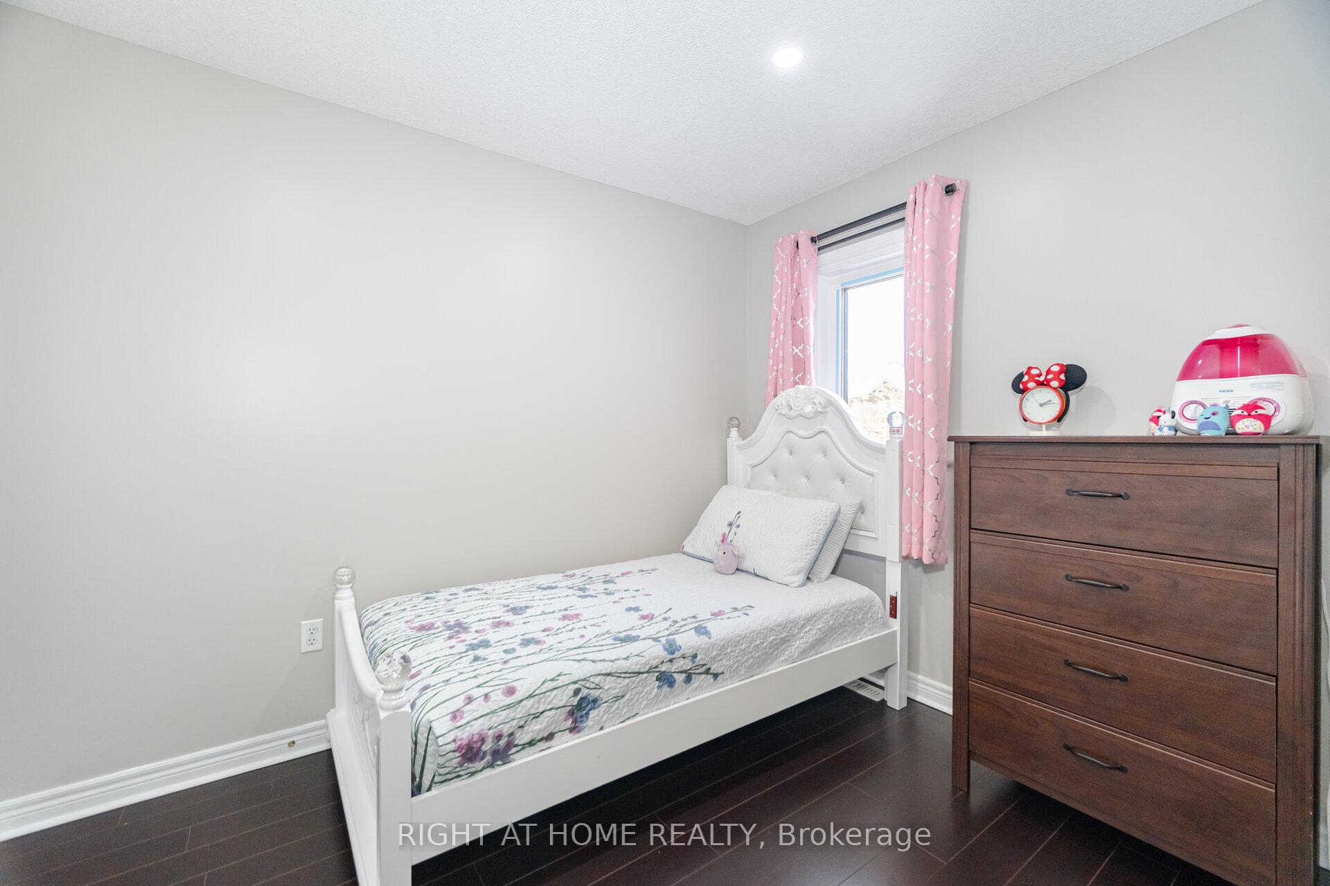 Photo 40 of 16 Silent Pond Crescent, Brampton, Madoc — HOMEH