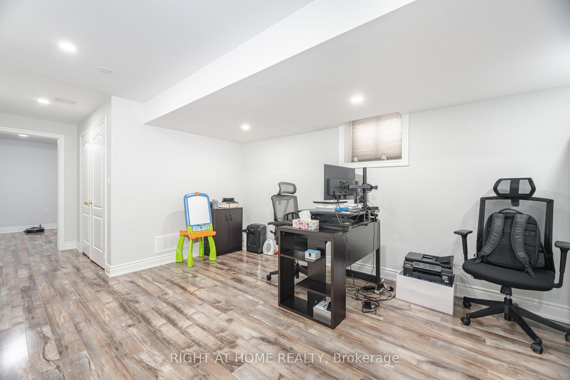 Photo 25 of 16 Silent Pond Crescent, Brampton, Madoc — HOMEH
